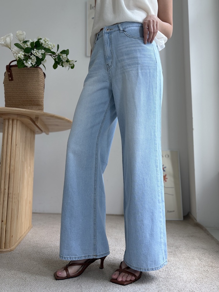 [極薄!!] Airy Light Wash Jeans
