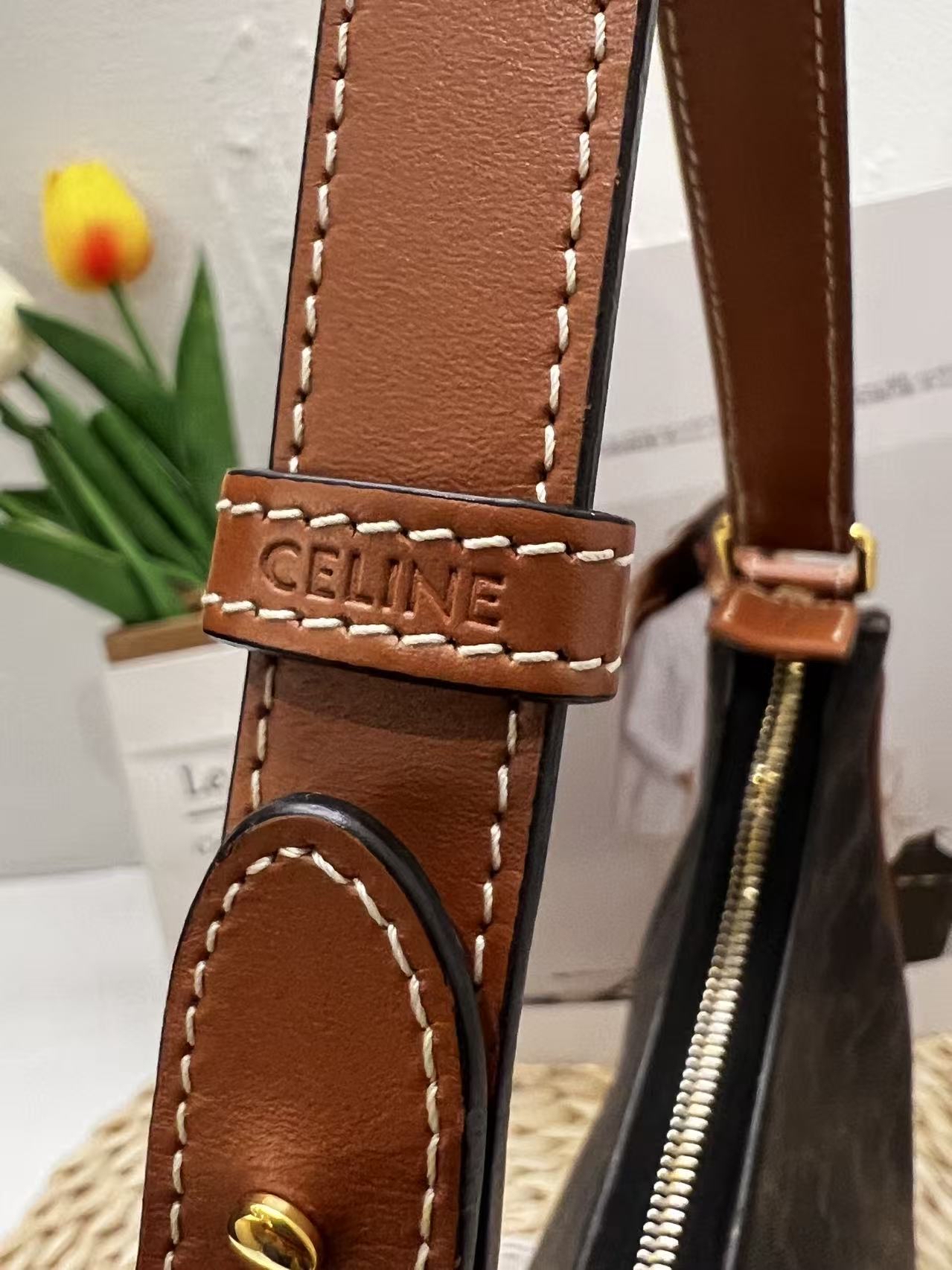 Celine Ava Triomphe Bag （近新閒置品 Lisa同款）