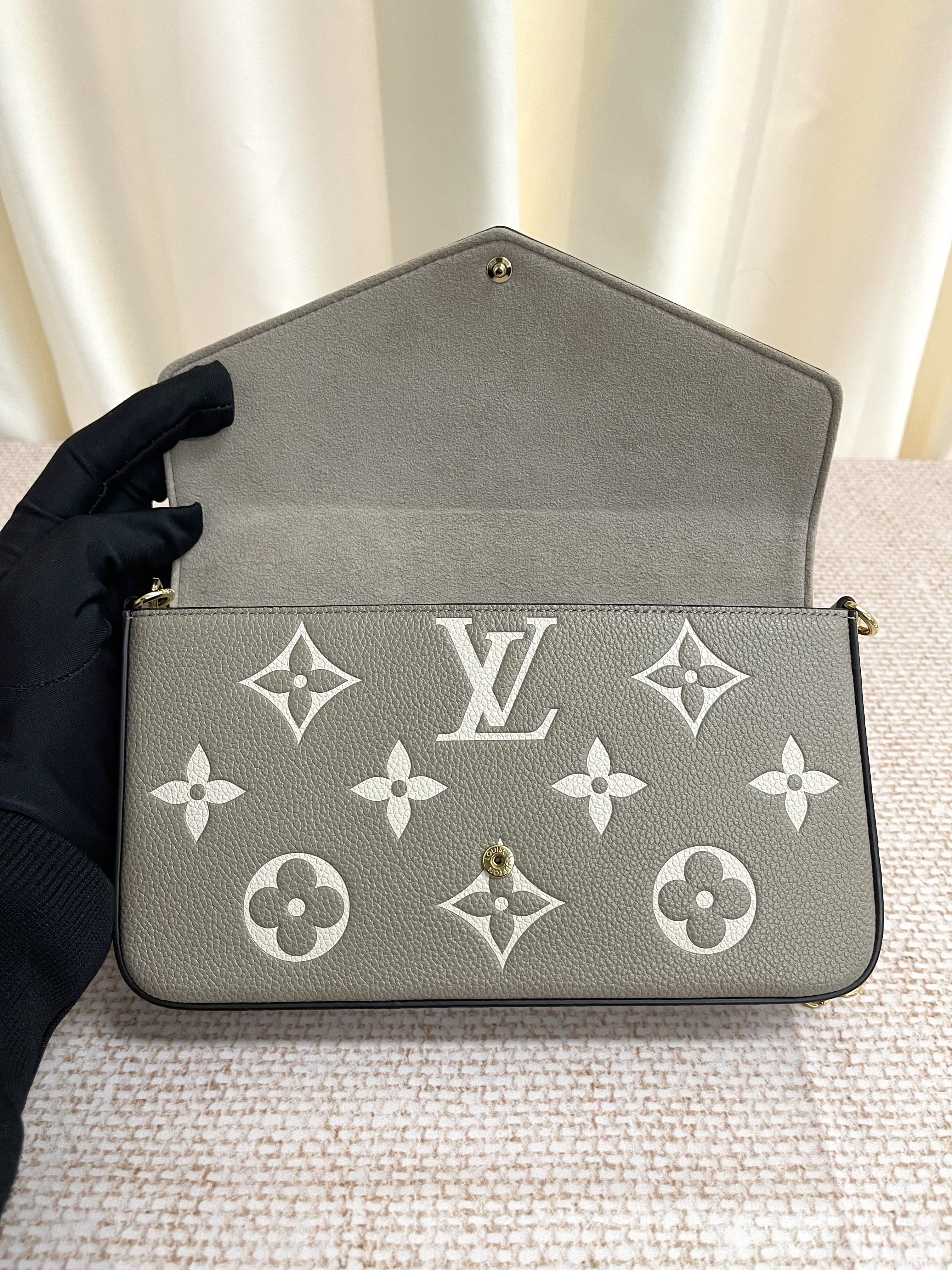 Pre-Owned Louis Vuitton Felicie Pochette / Product Code: 26021202