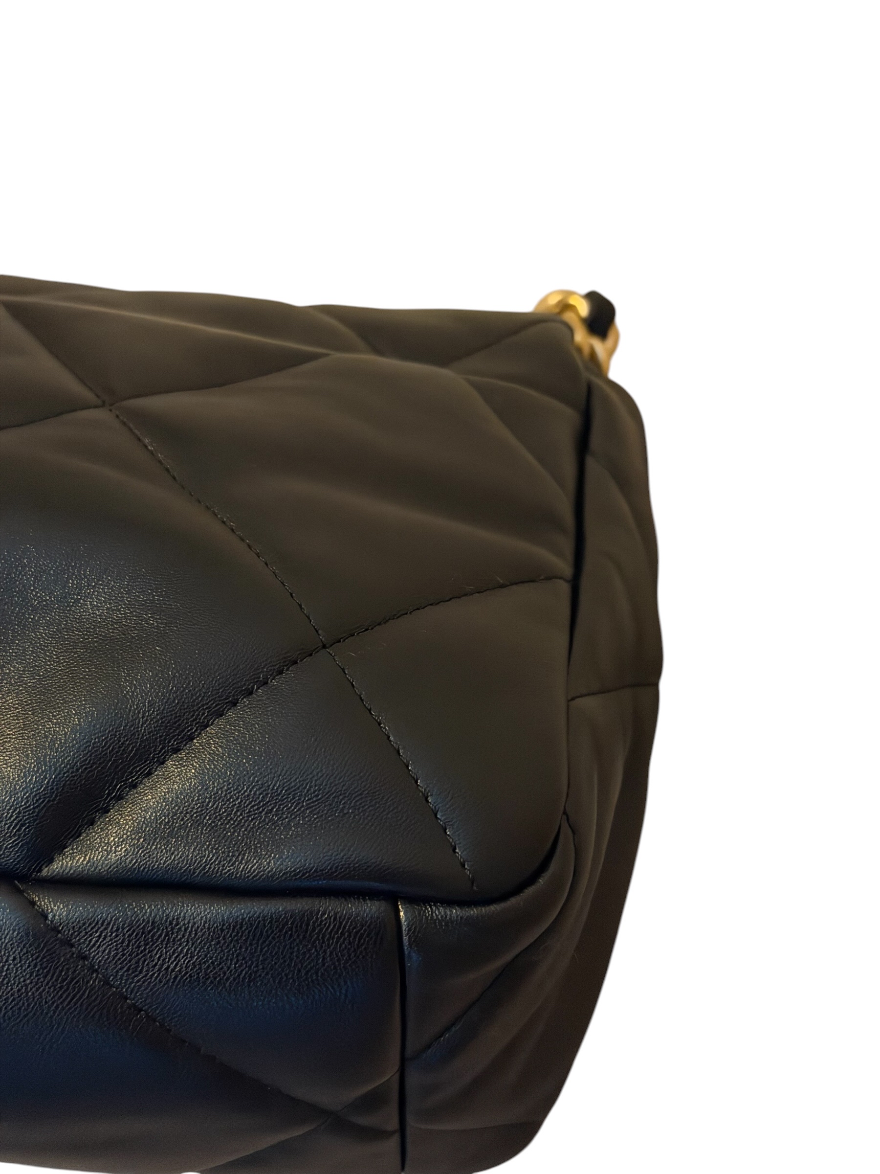 Pre-Owned CHANEL C19 / Product Code : W51701