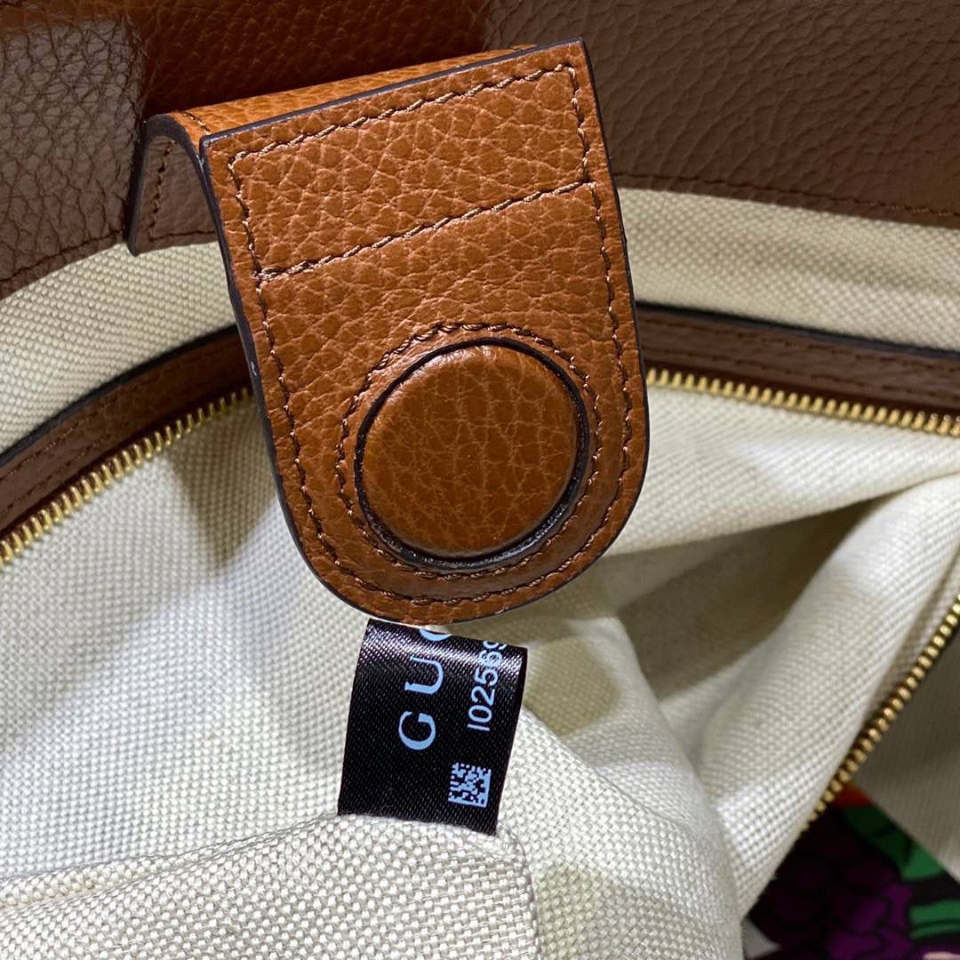 🔥大货实拍图 𝗚𝘂𝗰𝗰𝗶 𝗗𝗲𝗻𝗶𝗺牛仔购物袋 型号：631685 尺寸：38*28*14cm