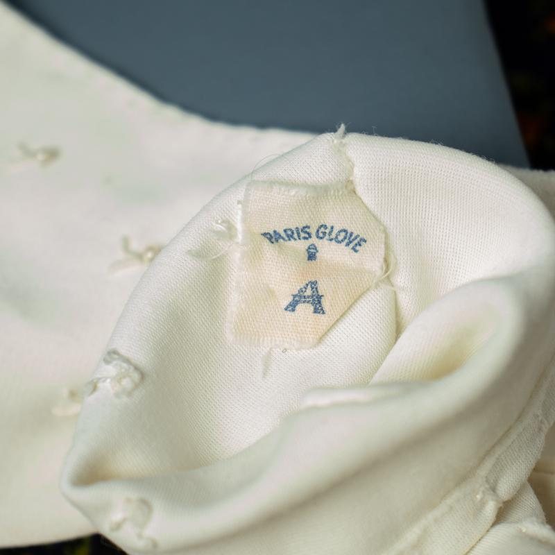 Vintage Embroidered Wrist-Length White Fabric Day Gloves (MT331)