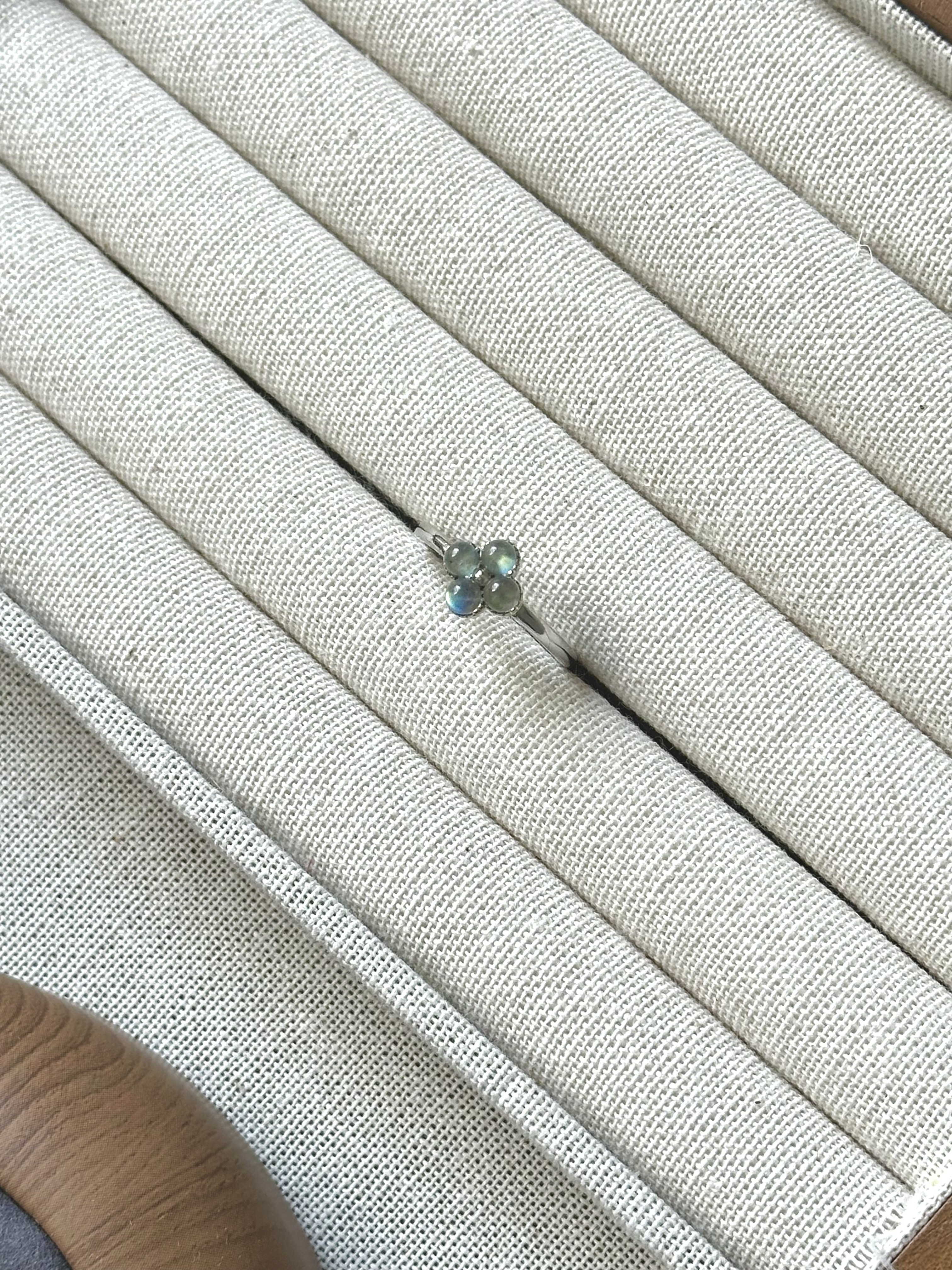 Labradorite Clover Ring 拉长石四叶草戒指