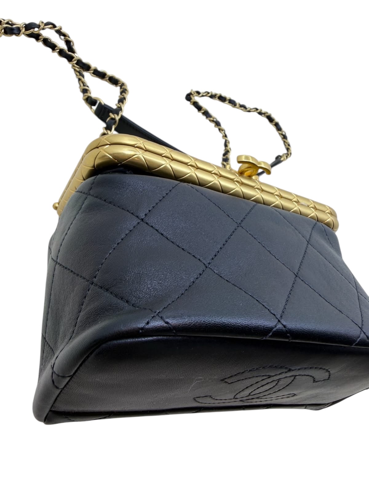 Pre-Owned CHANEL Kiss-Lock Bag / Product Code: K08173