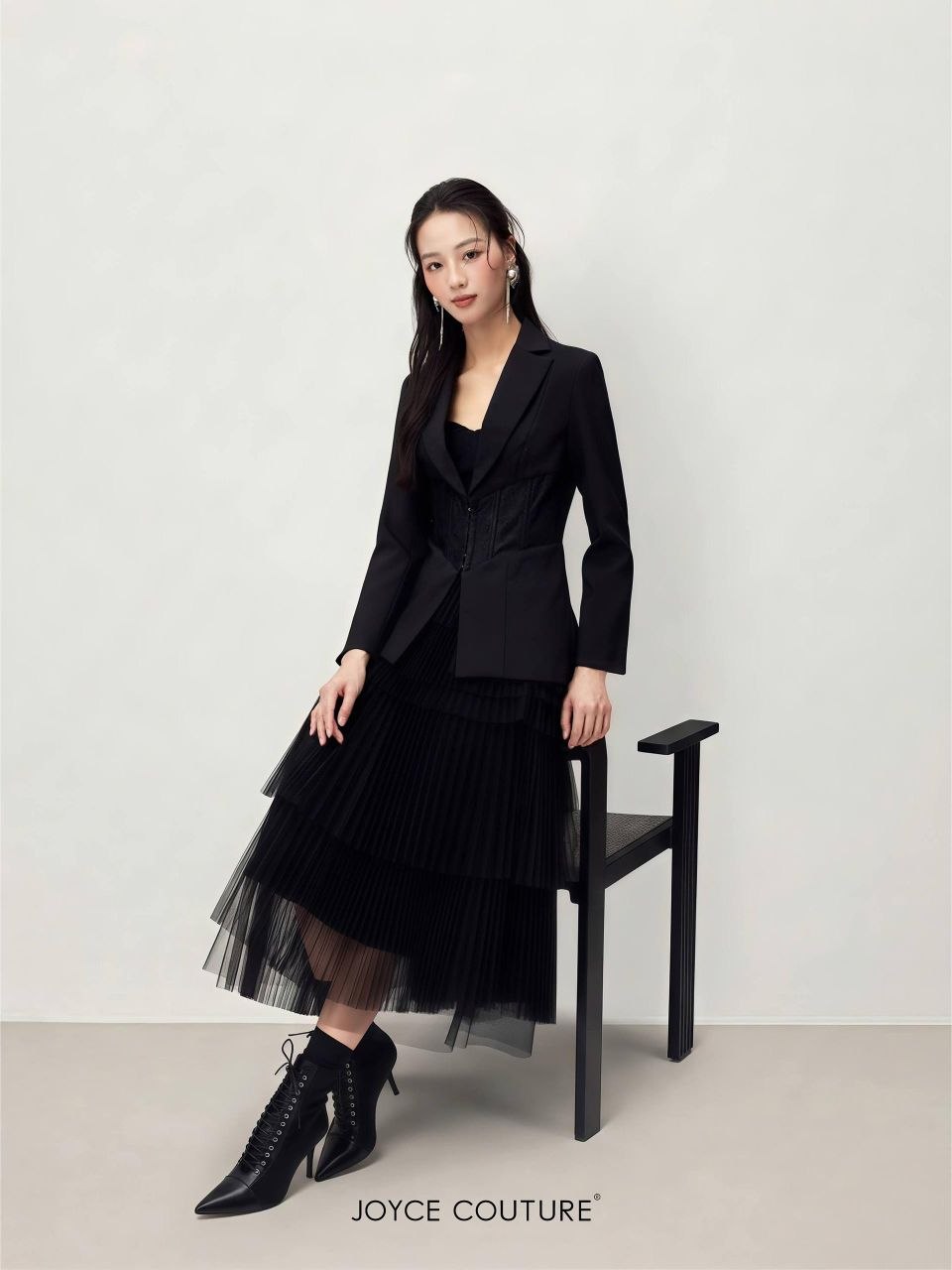 V领修身外套 T0750