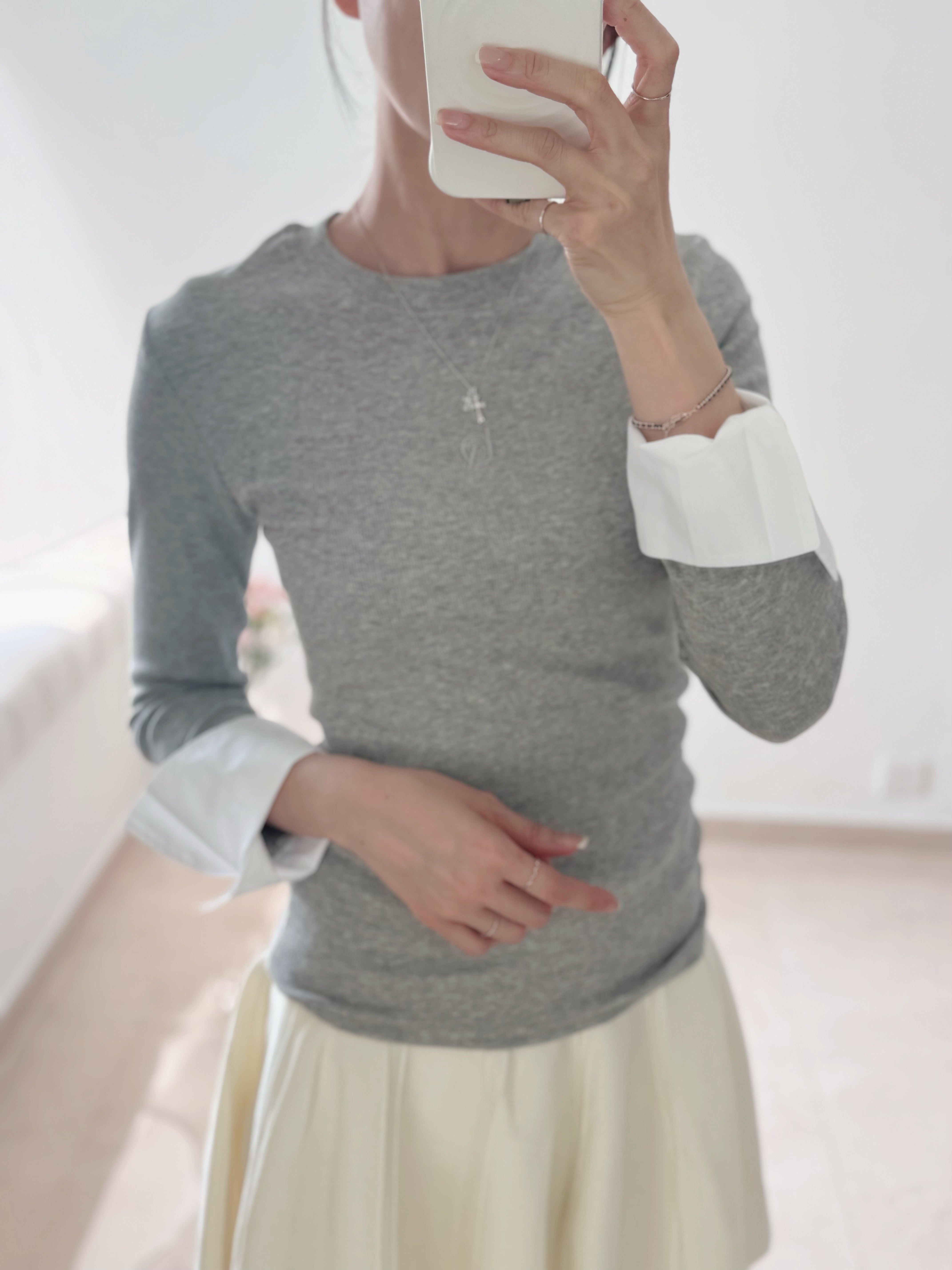 Feminine stretchy cuff tee 