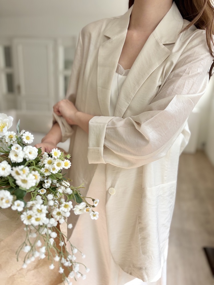 The Fine Silky Blazer (Ivory)