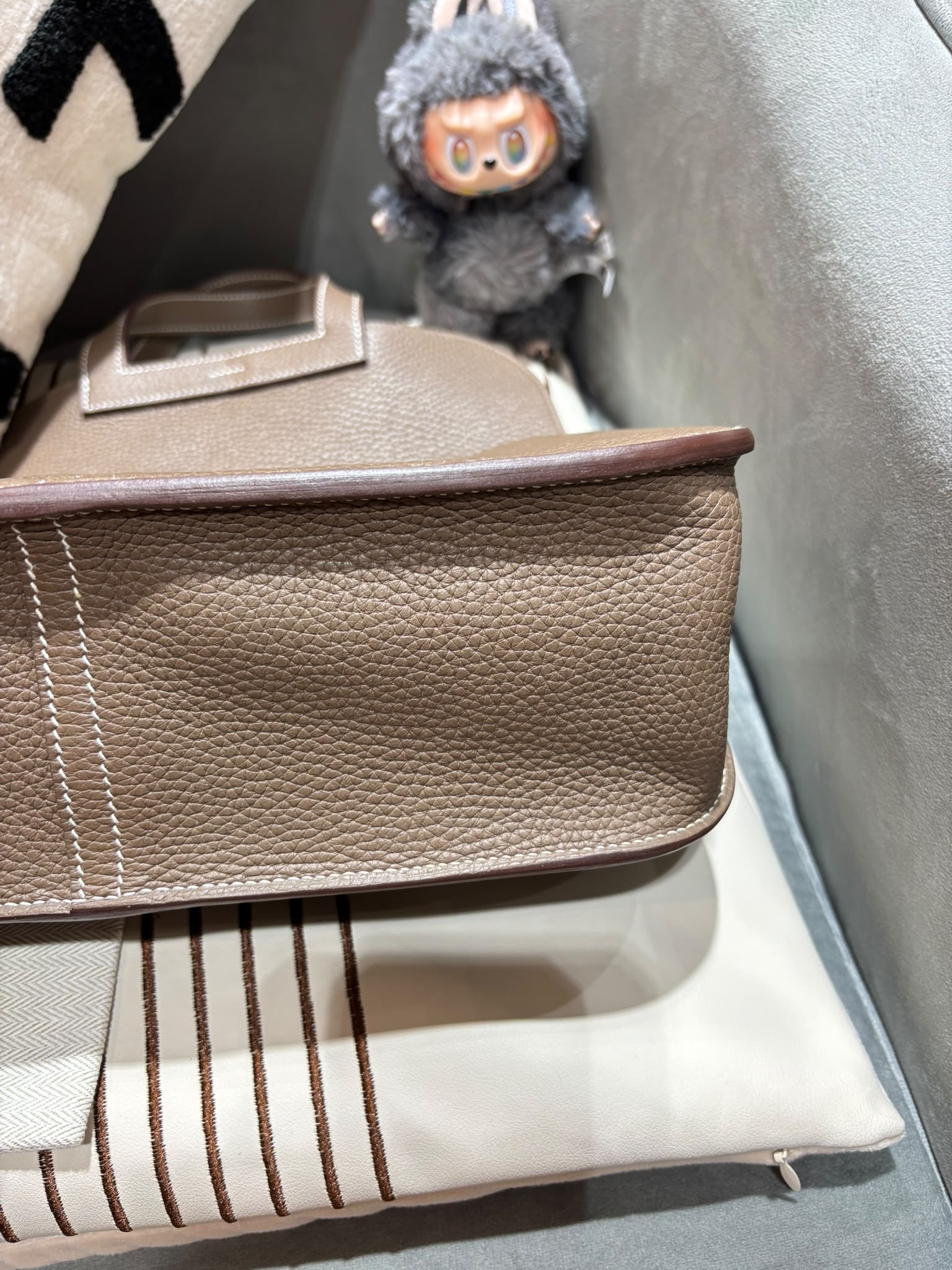 未使用品 Hermes Halzan 31 Stamp D Etoupe 100%Authentic, Unused未使用品 ✅Dust bag✅Box