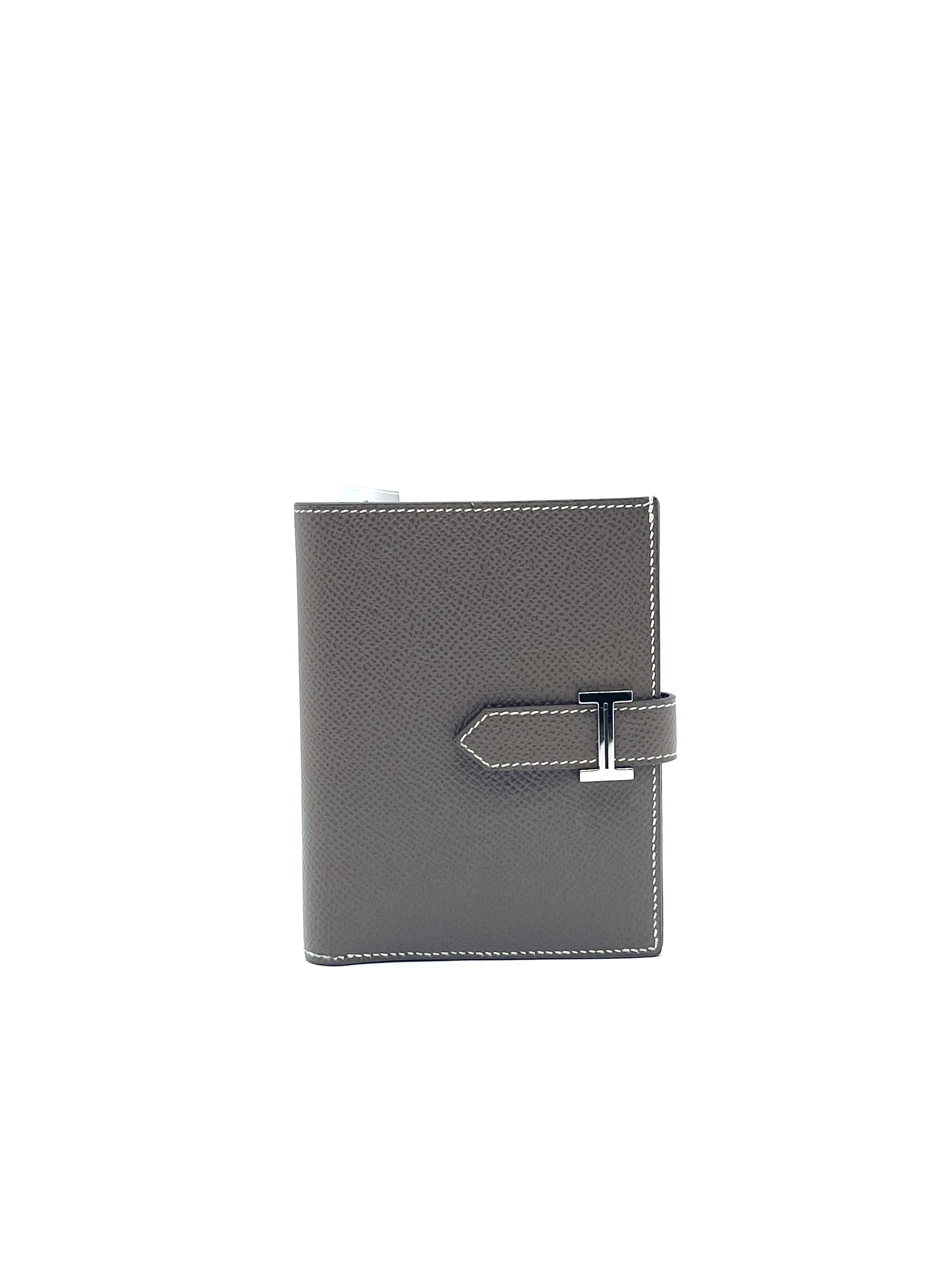Pre-Owned Hermes Wallet Stamp U / Product Code: 26041203