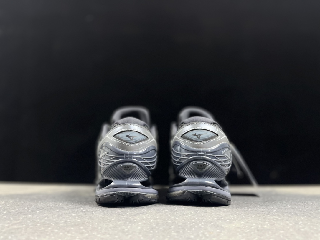 Mizuno Wave Prophecy LS 