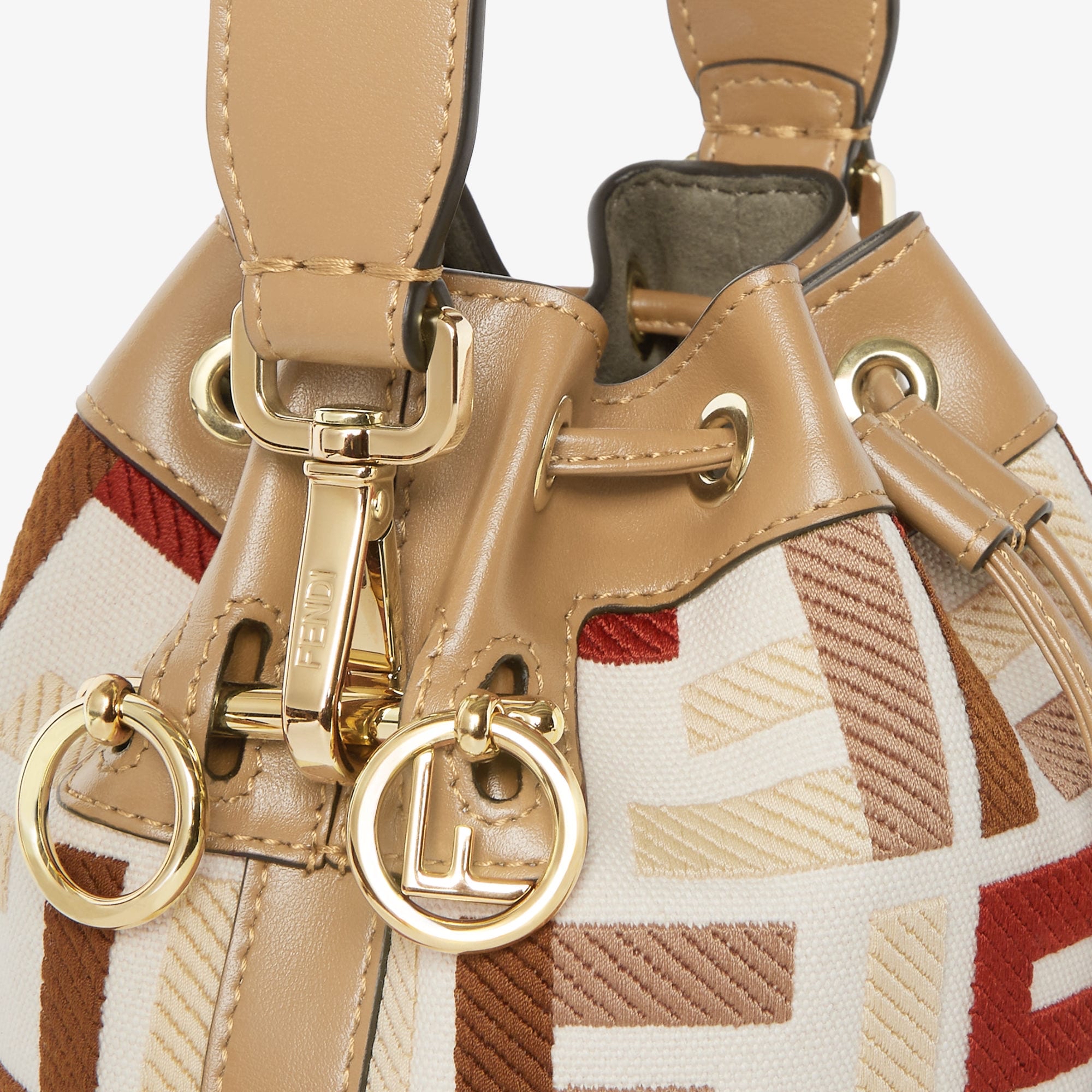 限時優惠‼️訂貨📮Fendi 經典Mon Tresor 水桶袋 Size 18x12x10cm 有斜孭肩帶