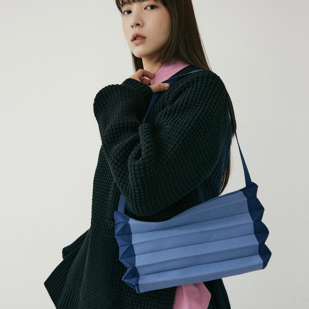PLEATSMAMA Sacoche Bag (3色)