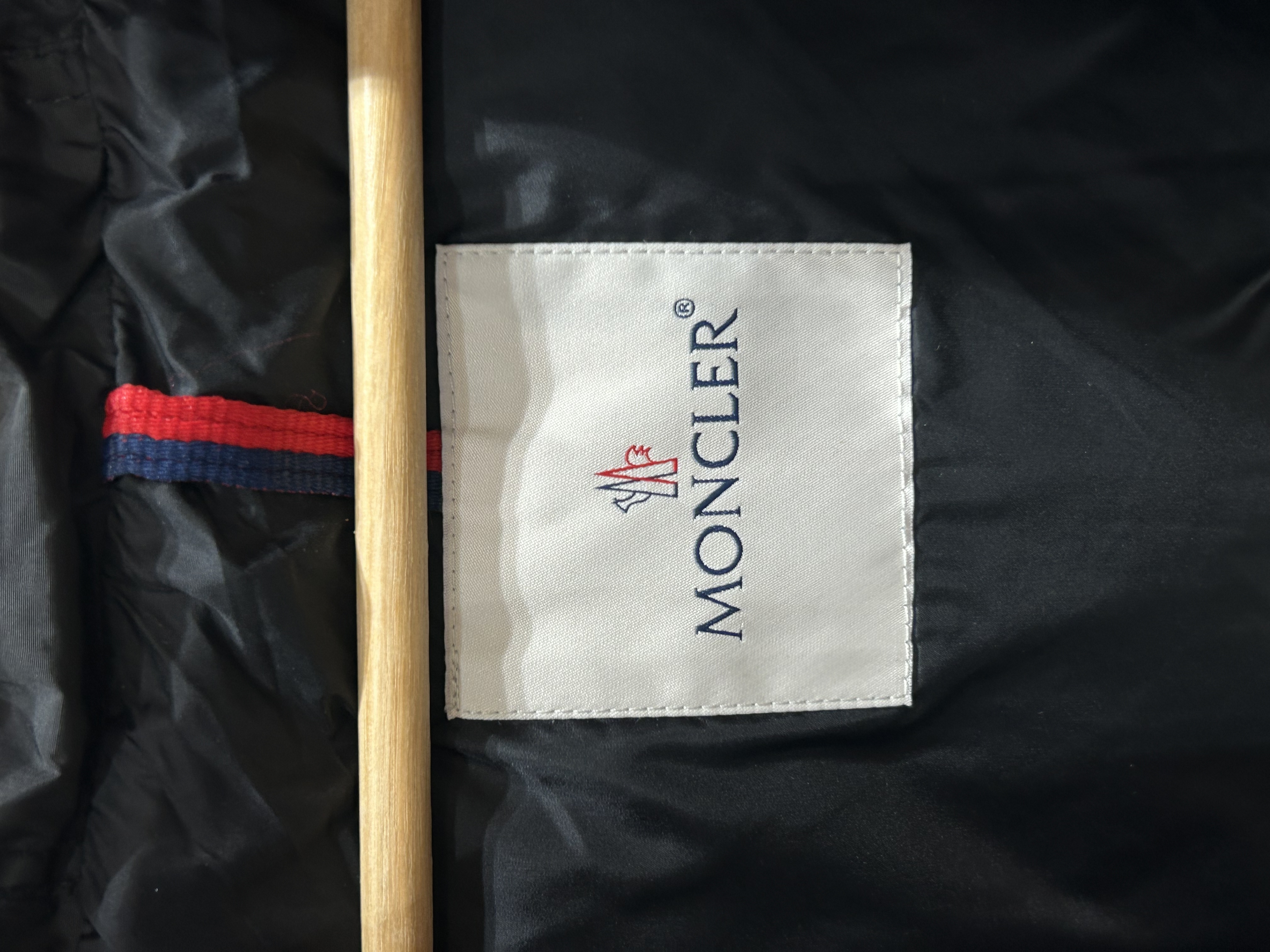 Moncler down outer Size: 00 黑色羽絨外套 100%Authentic, 98%new 