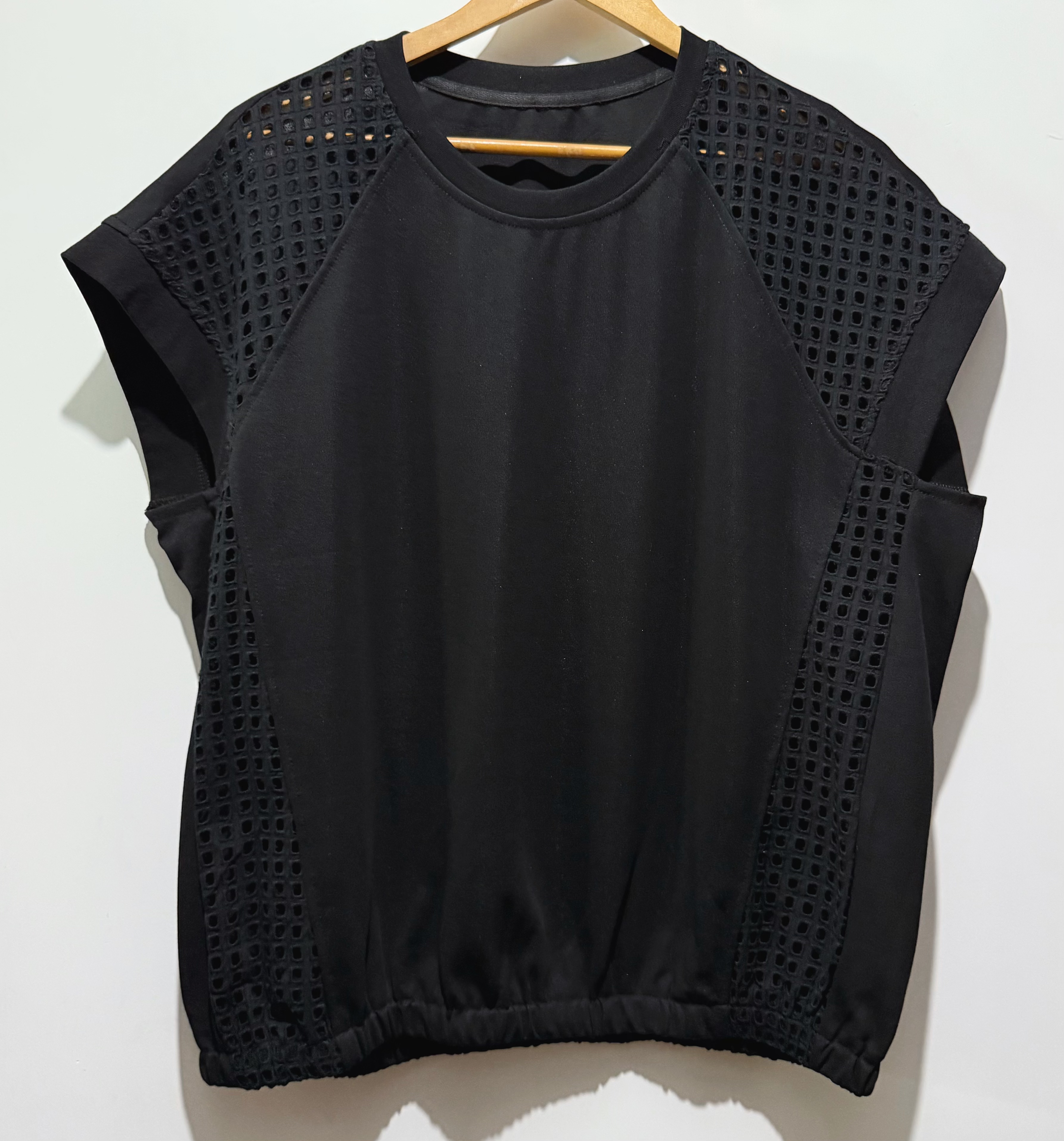 #2080 透氣鏤空Top 🔆