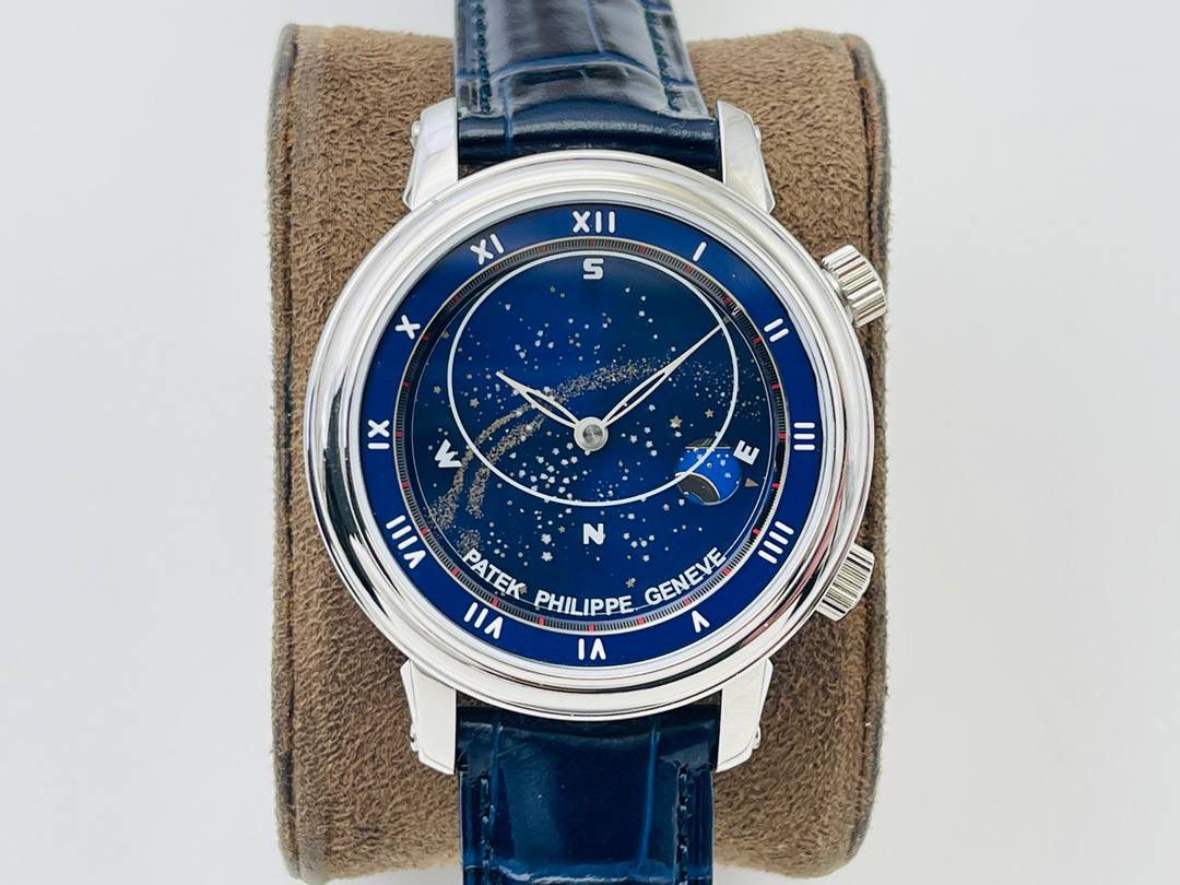 V4升级版 市场最高版本 功能跟正品一样 百达.翡丽星空升级终极版！升级细节： 1⃣️做到了跟正品满天星自动转的功能！ 2⃣️升级日历的排法和正品一样的顺序！ 3⃣️直径42毫米，厚度11毫米！ 4⃣️最大亮点：百达.翡丽星空里的月亮会根据天空上的月亮变化而变化！根据天空上的月圆月缺搬（初一月弯弯初十五月圆）到手表上了！