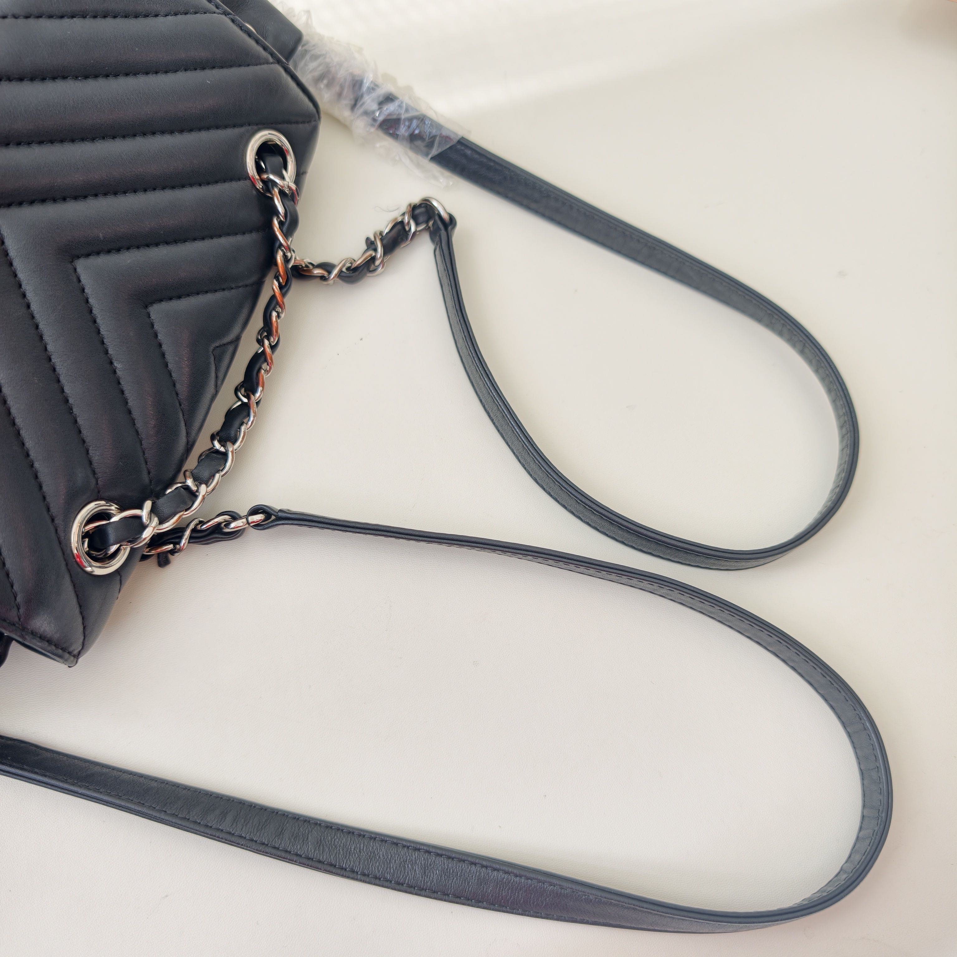 【預訂貨品】Chanel黑色小牛皮書包