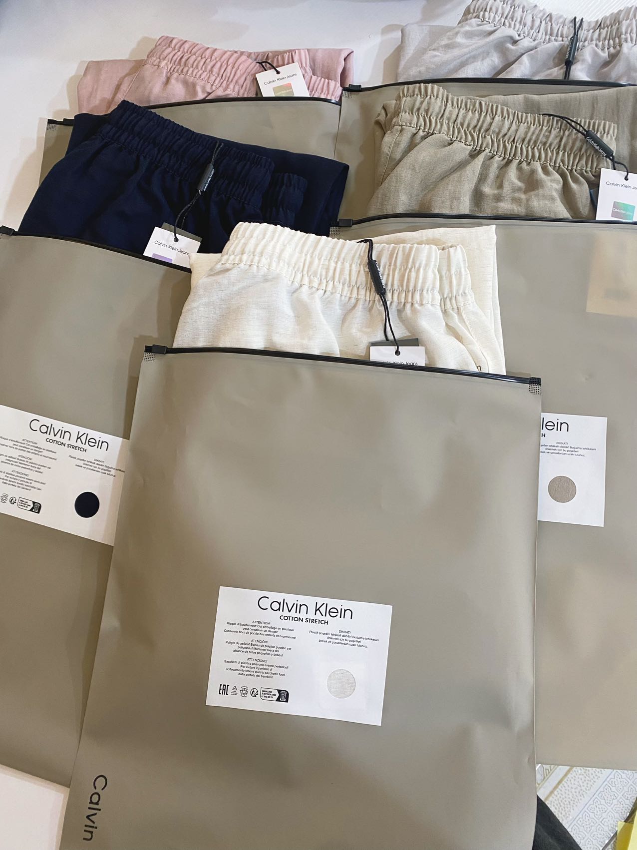 $188條。2條起$178條。✨ 廠單Calvin Klein亞麻闊腳褲 ✨
