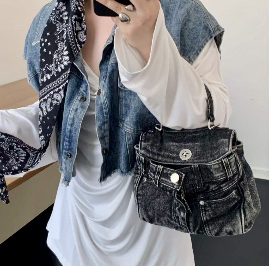*韓國🇰🇷小店設計牛仔褲造型手袋👜*
