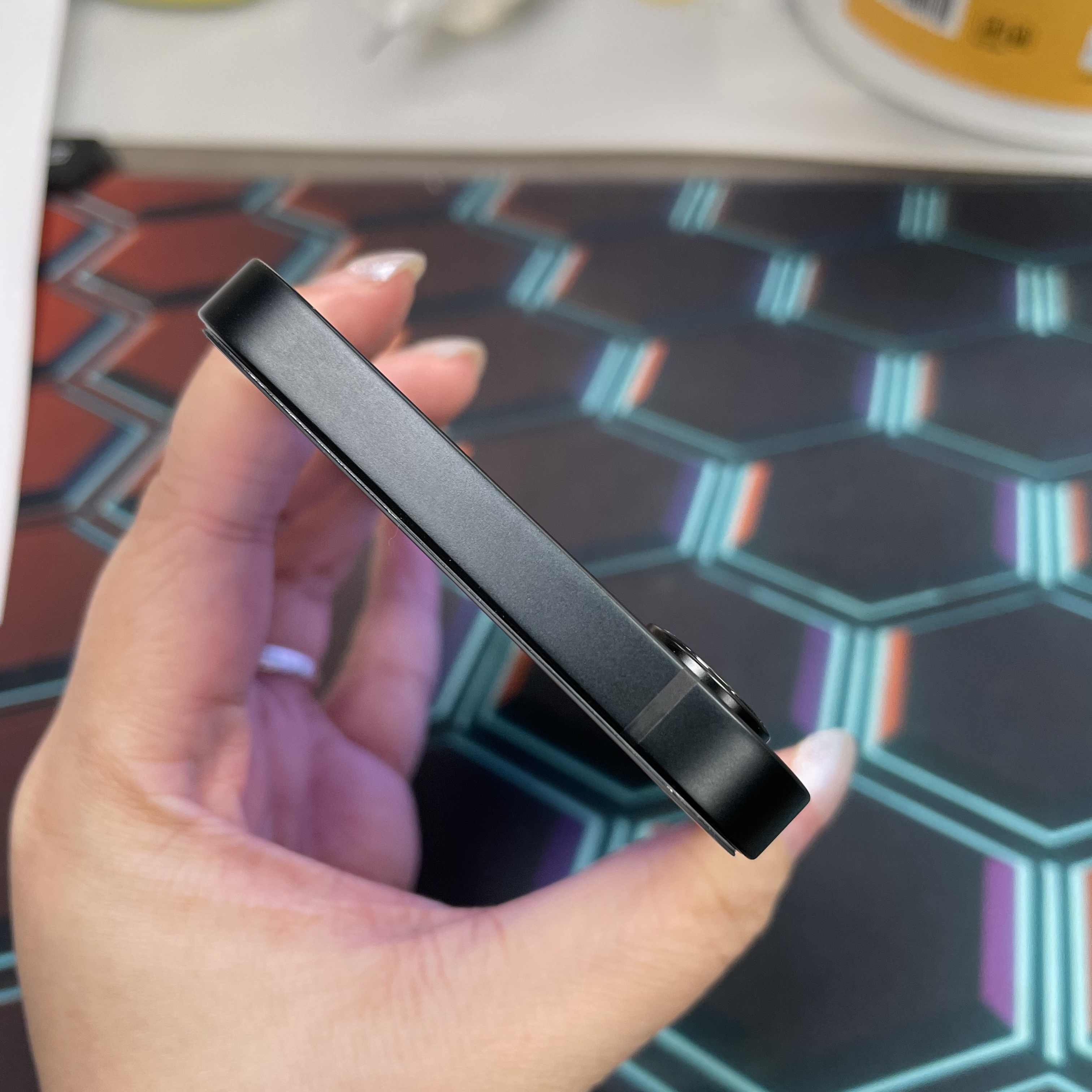 *7527 17e 未使用品 256GB 電100 黑色 black