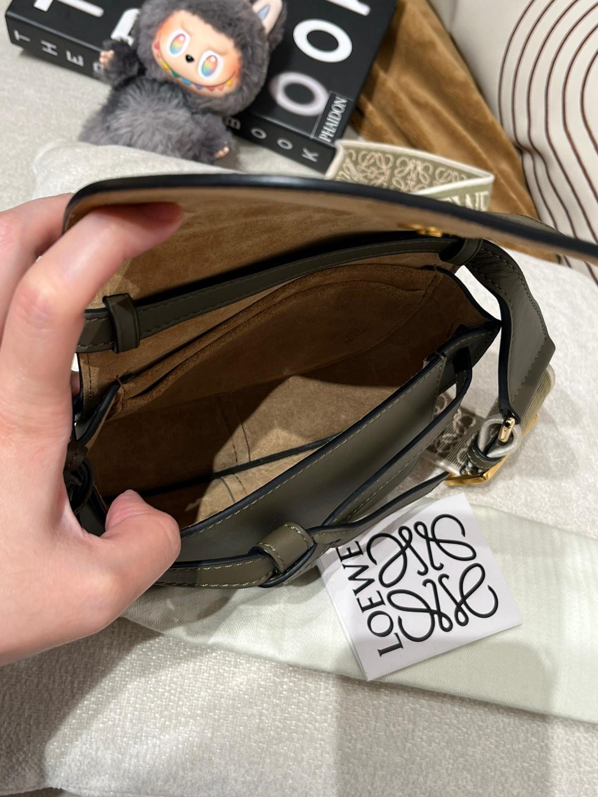 Loewe Mini Gate Calfskin Crossbody Bag 100%Authentic, 95%New ✅Booklet✅Dust bag