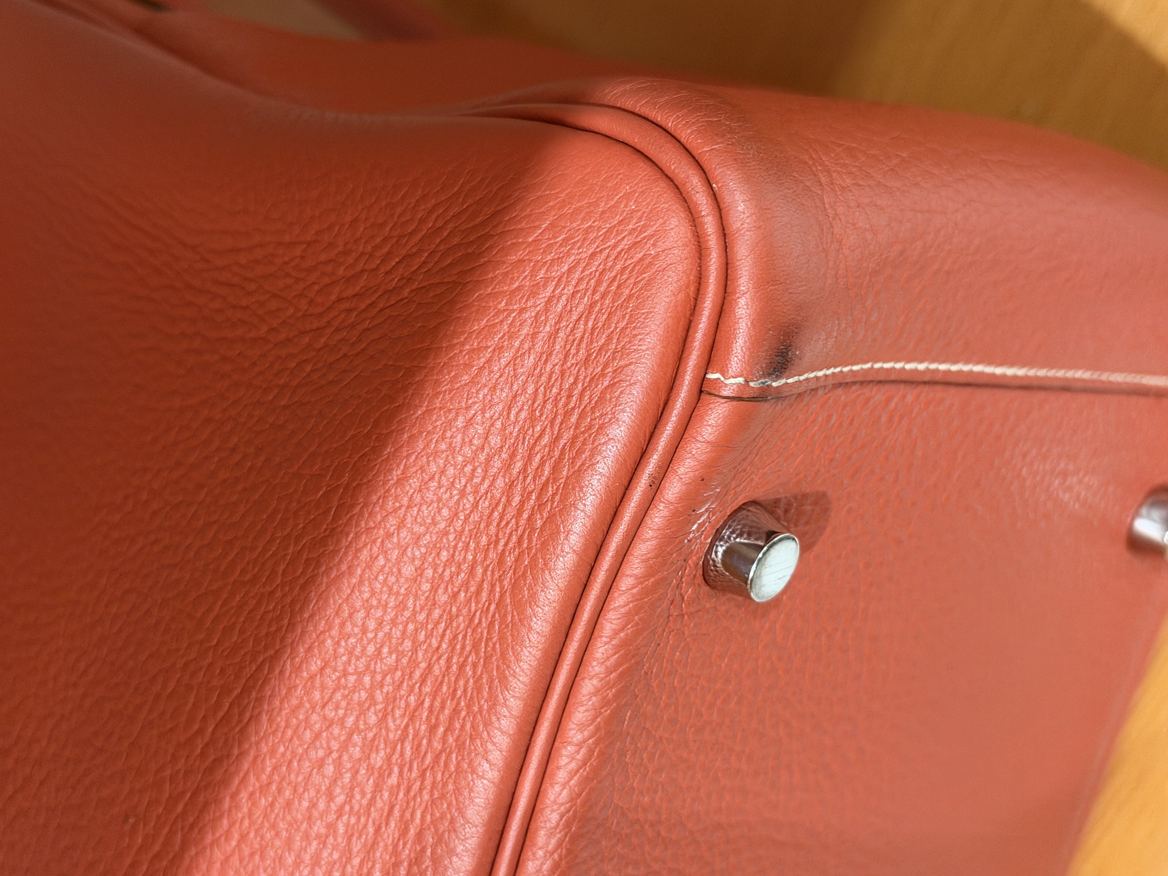 直播貨品 |  [1個-$100 2個-$300］框Q HH38