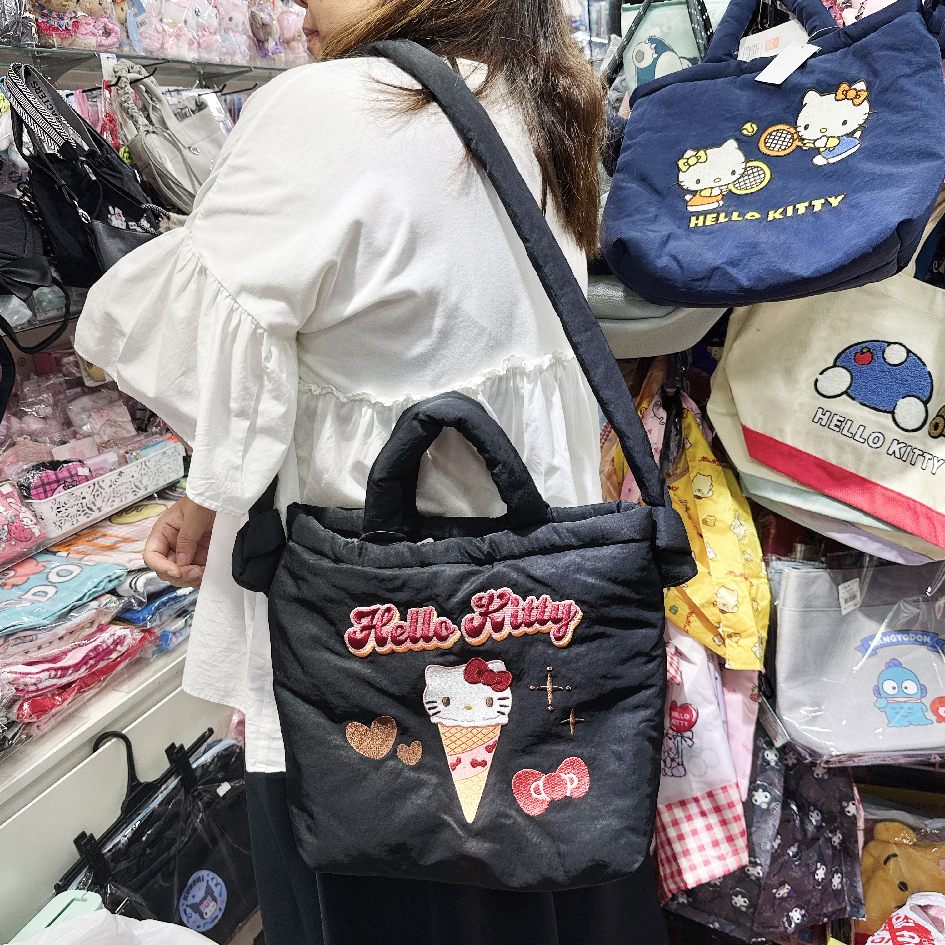 日本限定版Hello Kitty斜孭袋
