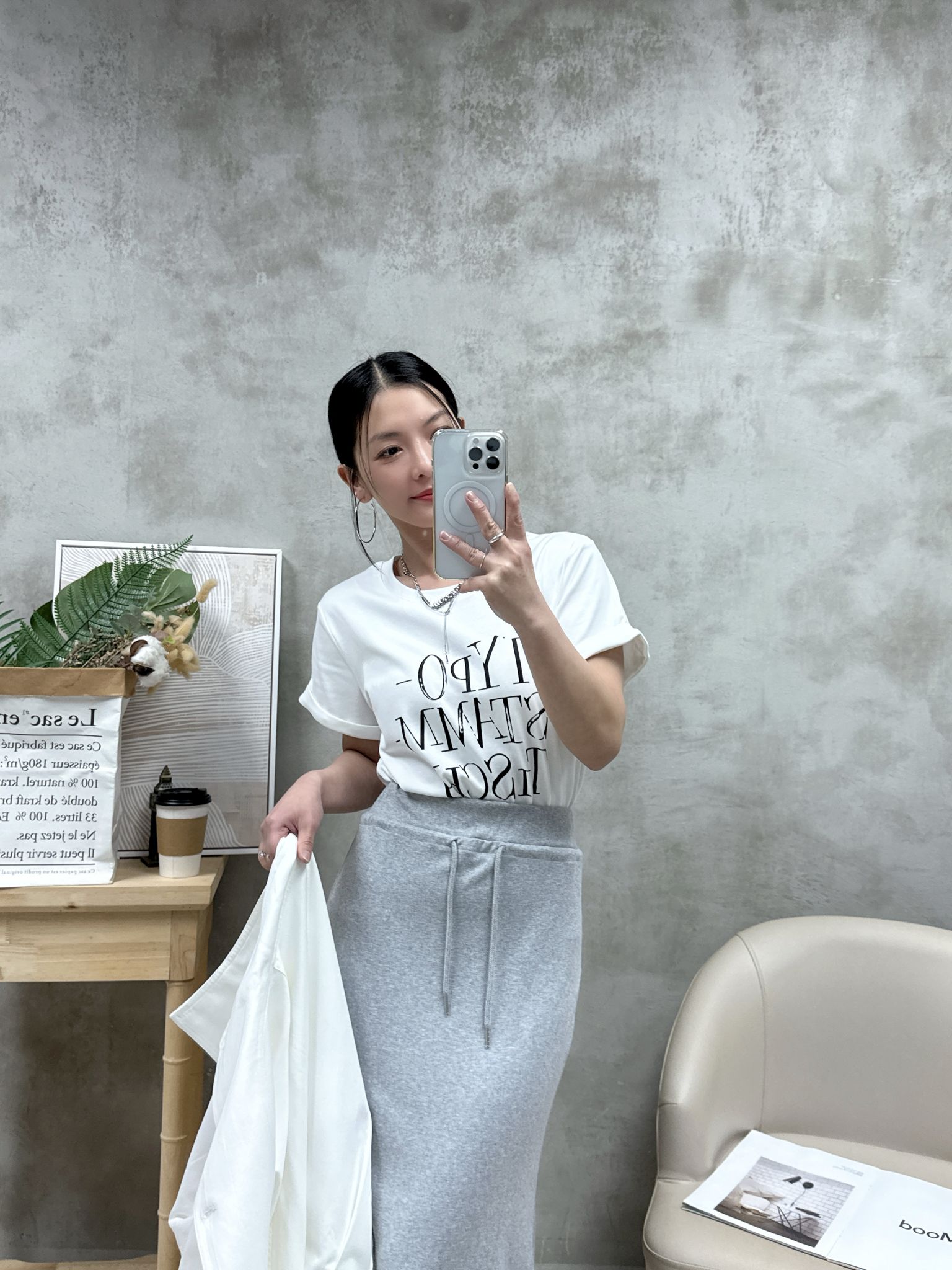 B08 褶袖英文字Tee