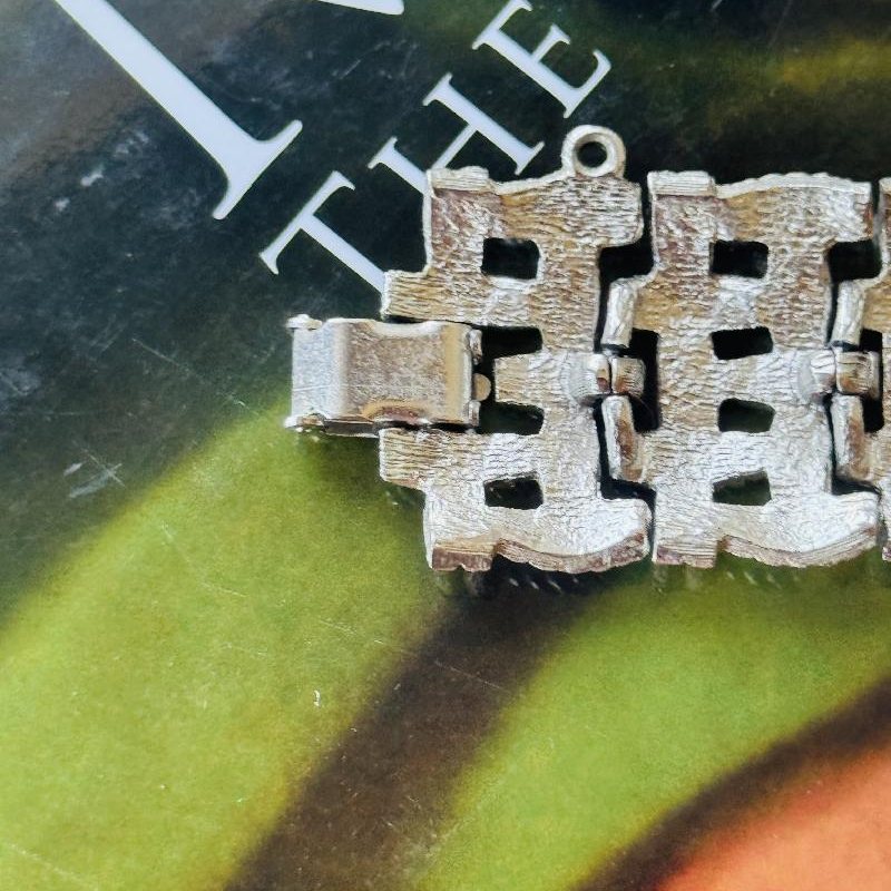 Vintage C.a. 1950-60s Unmarked Designer Piece Basket Weave Silver Tone Bracelet (MT2451)