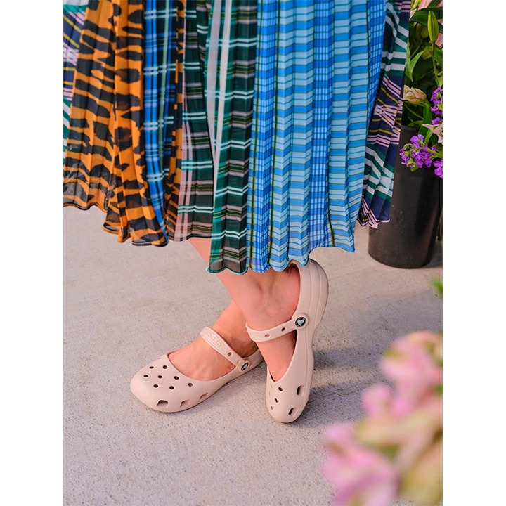 0430 Crocs 女士經典芭蕾涼鞋 6月中