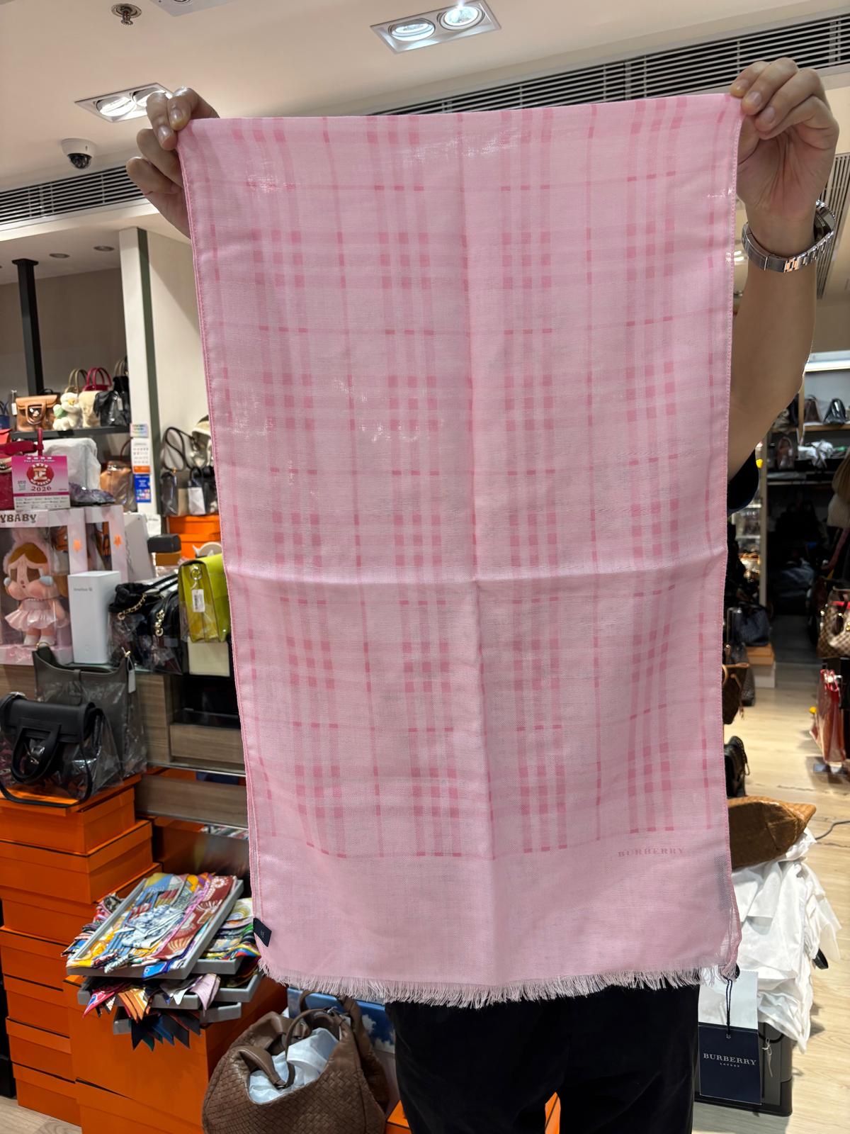 全新 Burberry scarf 100%Authentic, Brand New 全新