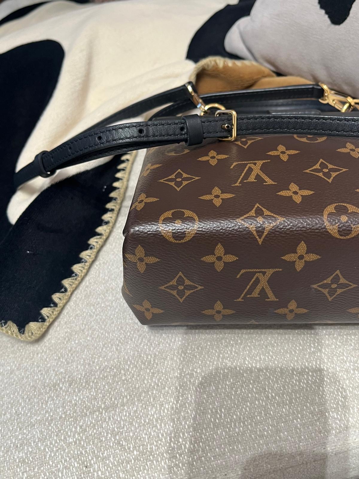 LV Locky BB Monogram 100%Authentic, 95%New ✅Strap ✅Dusr bag
