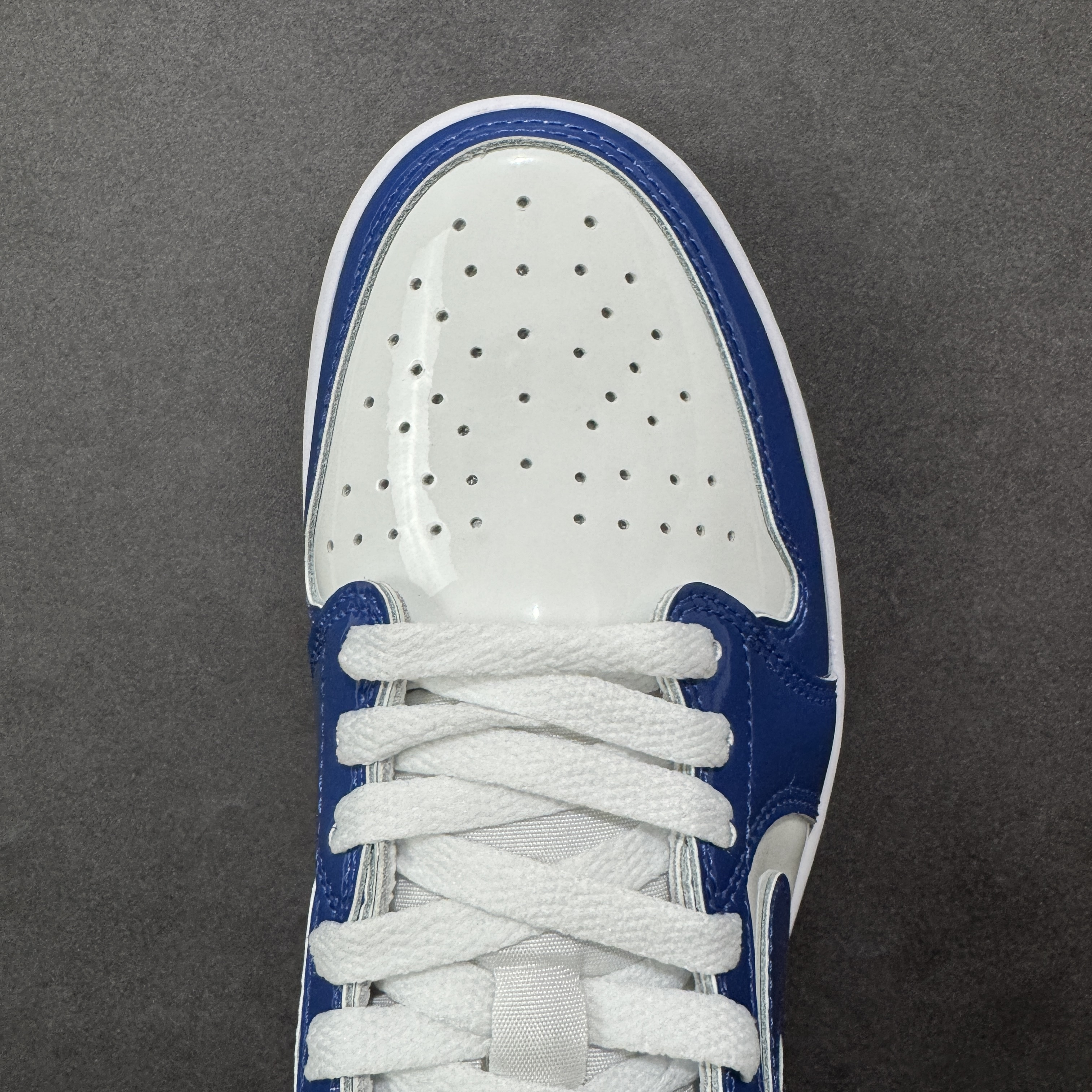 Air Jordan 1 Retro Low OG HQ6998-104