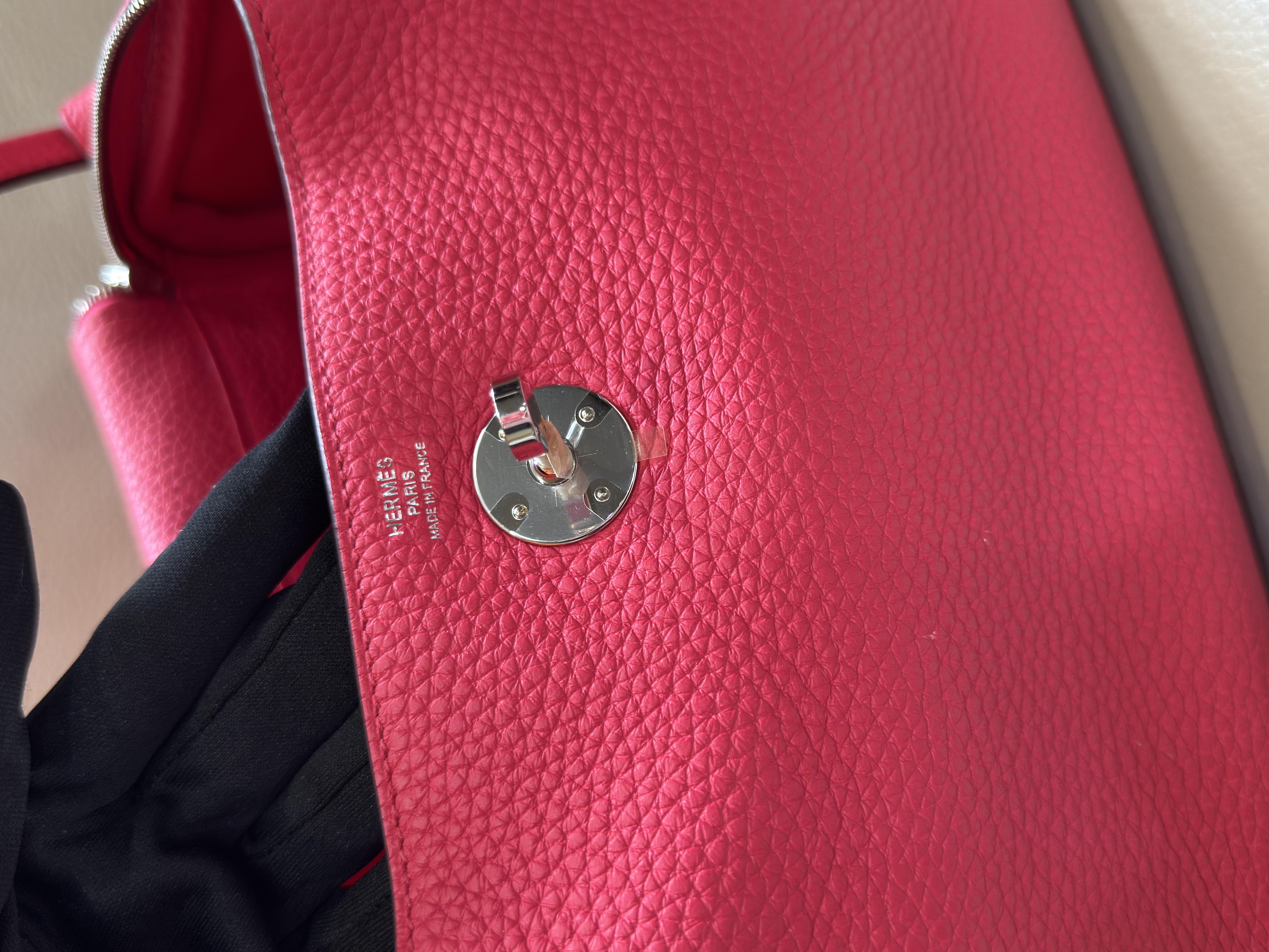 Pre-Owned HERMES Lindy 26 / Stamp Y 寶石紅 / Product Code : 26042502