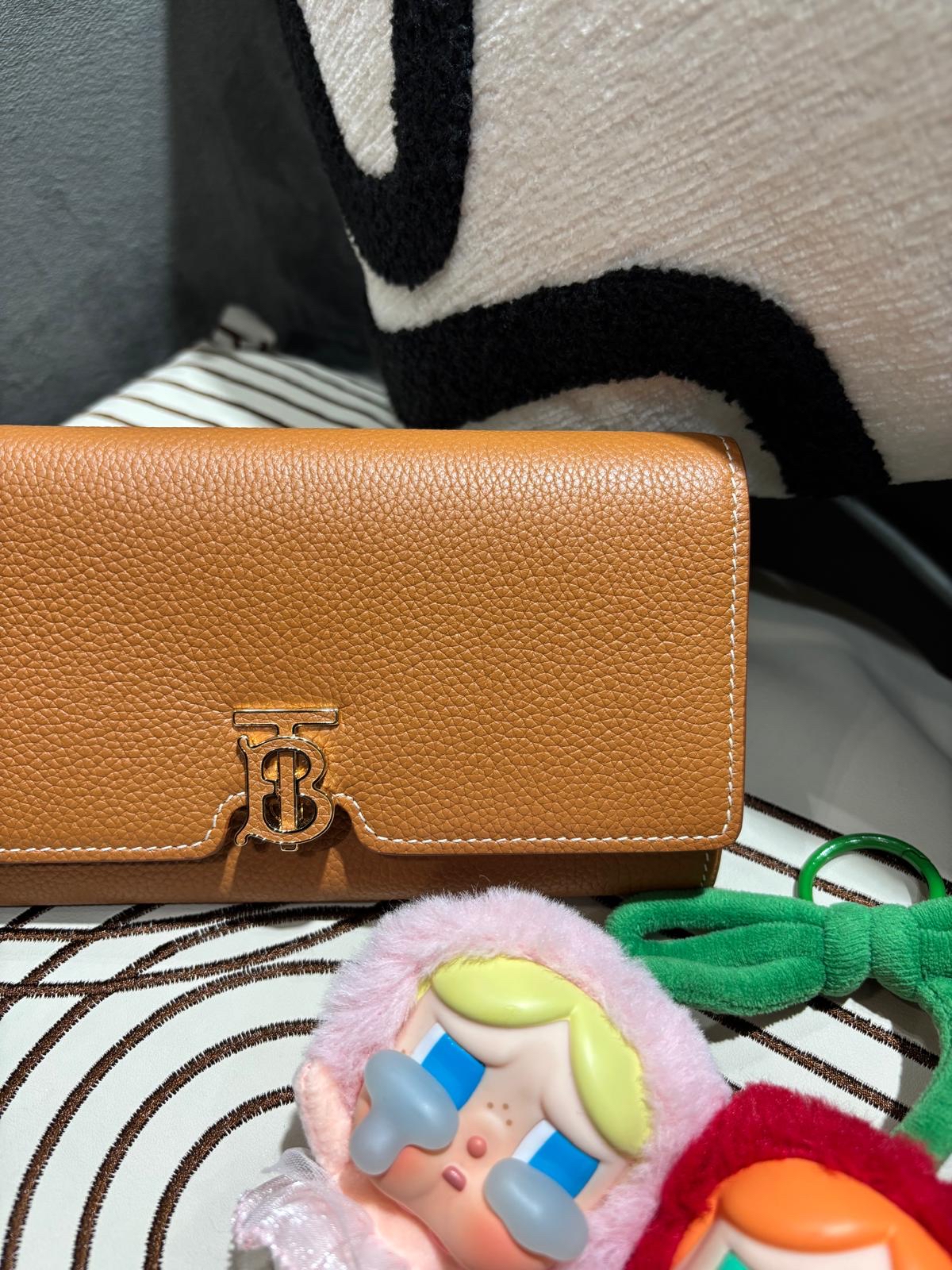 未使用品 Burberry Flap Long Wallet Calfskin Tan 100%Authentic, Unused 未使用品 ✅Dust bag