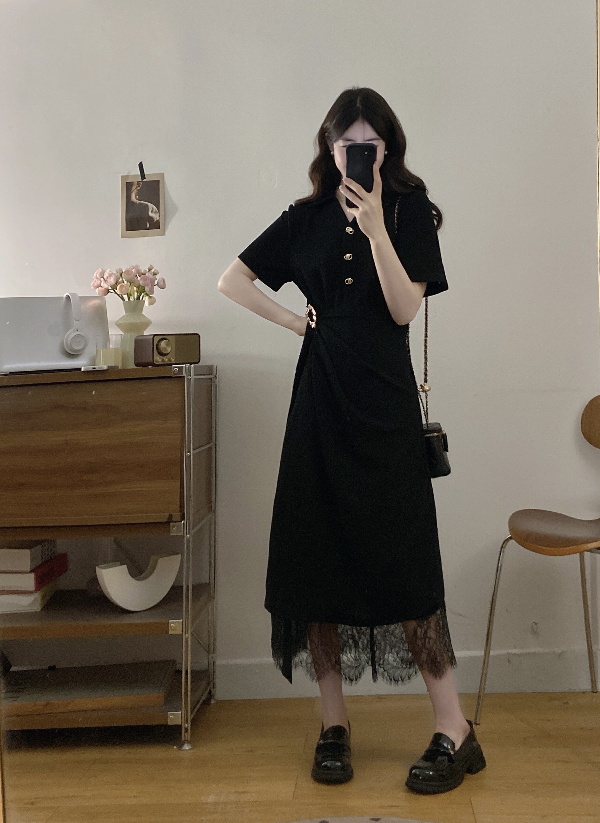 B129(3099长) 长款法式前半不规则金钮腰边大金扣下摆拼蕾丝黑连身裙