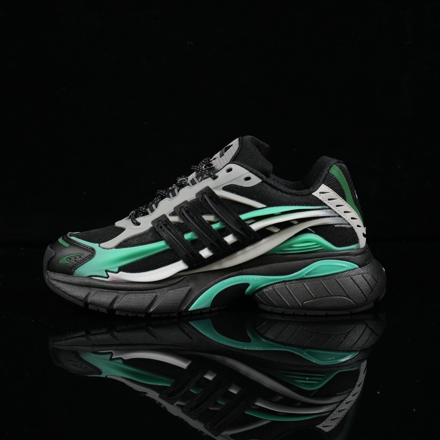 Pharrell Williams x Adidas Adistar Jellyfish JP9276