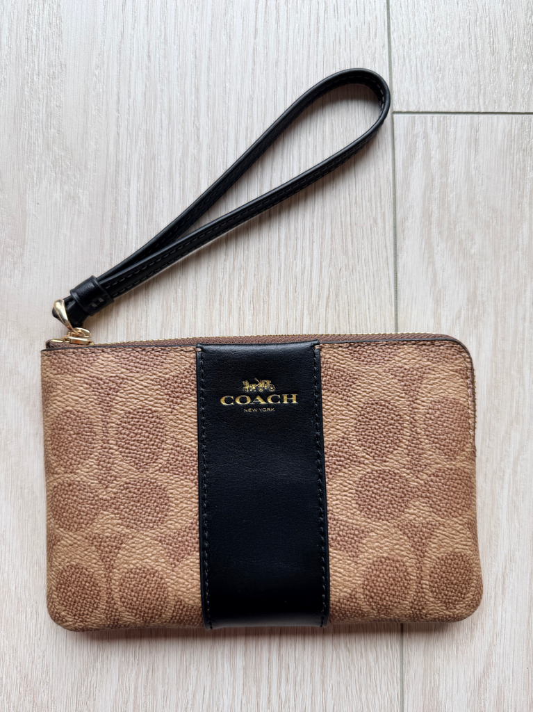 Coach Corner Zip Wristlet 單層拉鍊手拎袋仔