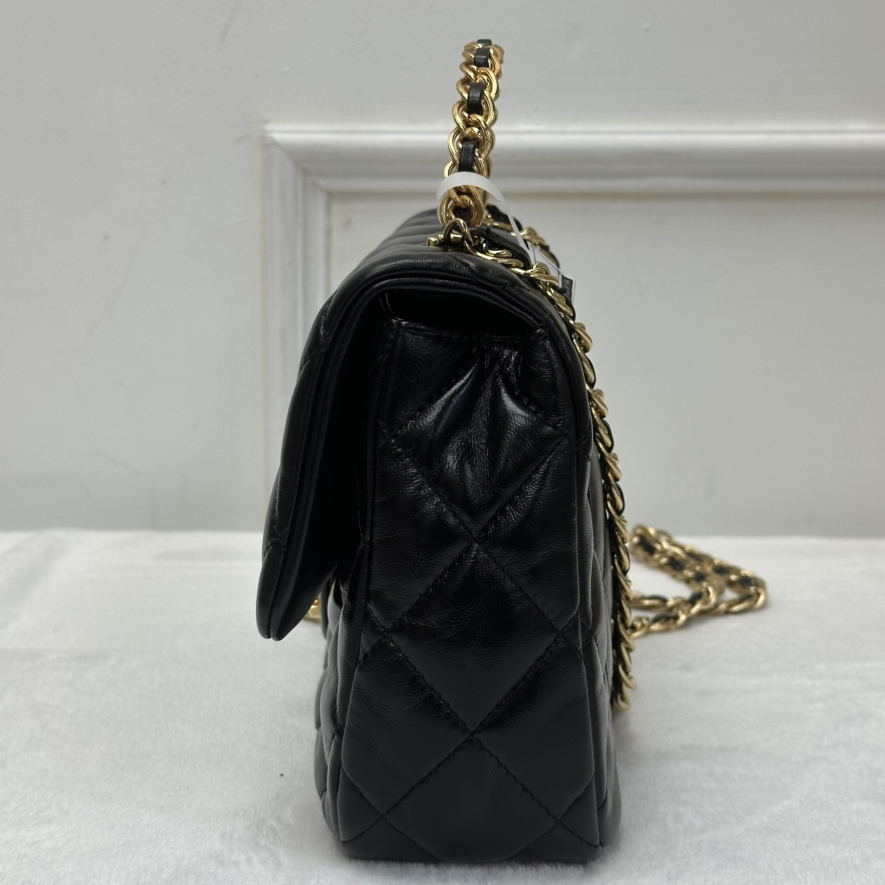 Chanel Classic hand bag經典保值款🖤