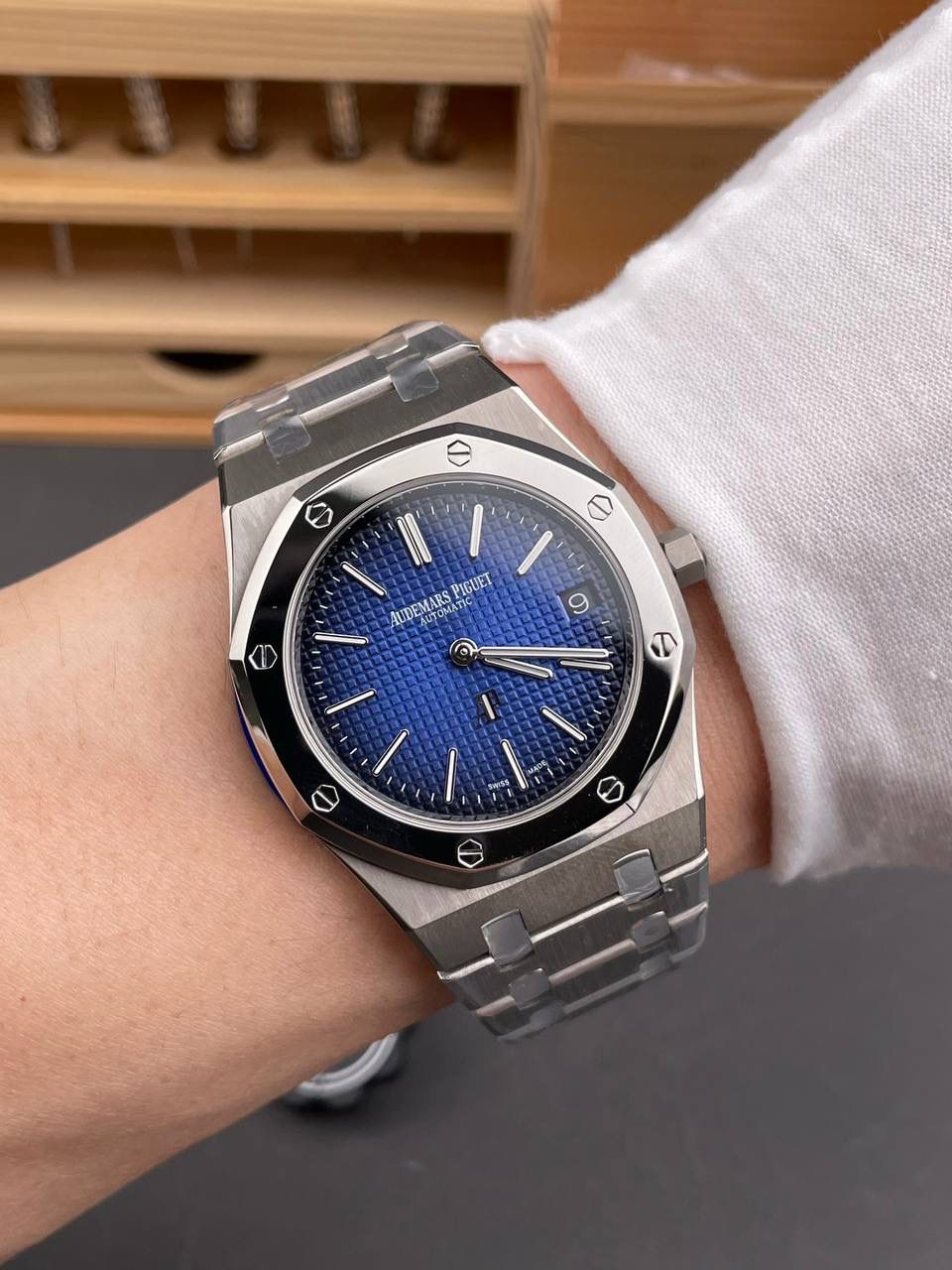 🚀爱彼皇家橡树15202 钛壳渐变蓝盘/39mm/9015机改2121机/重量89G💯