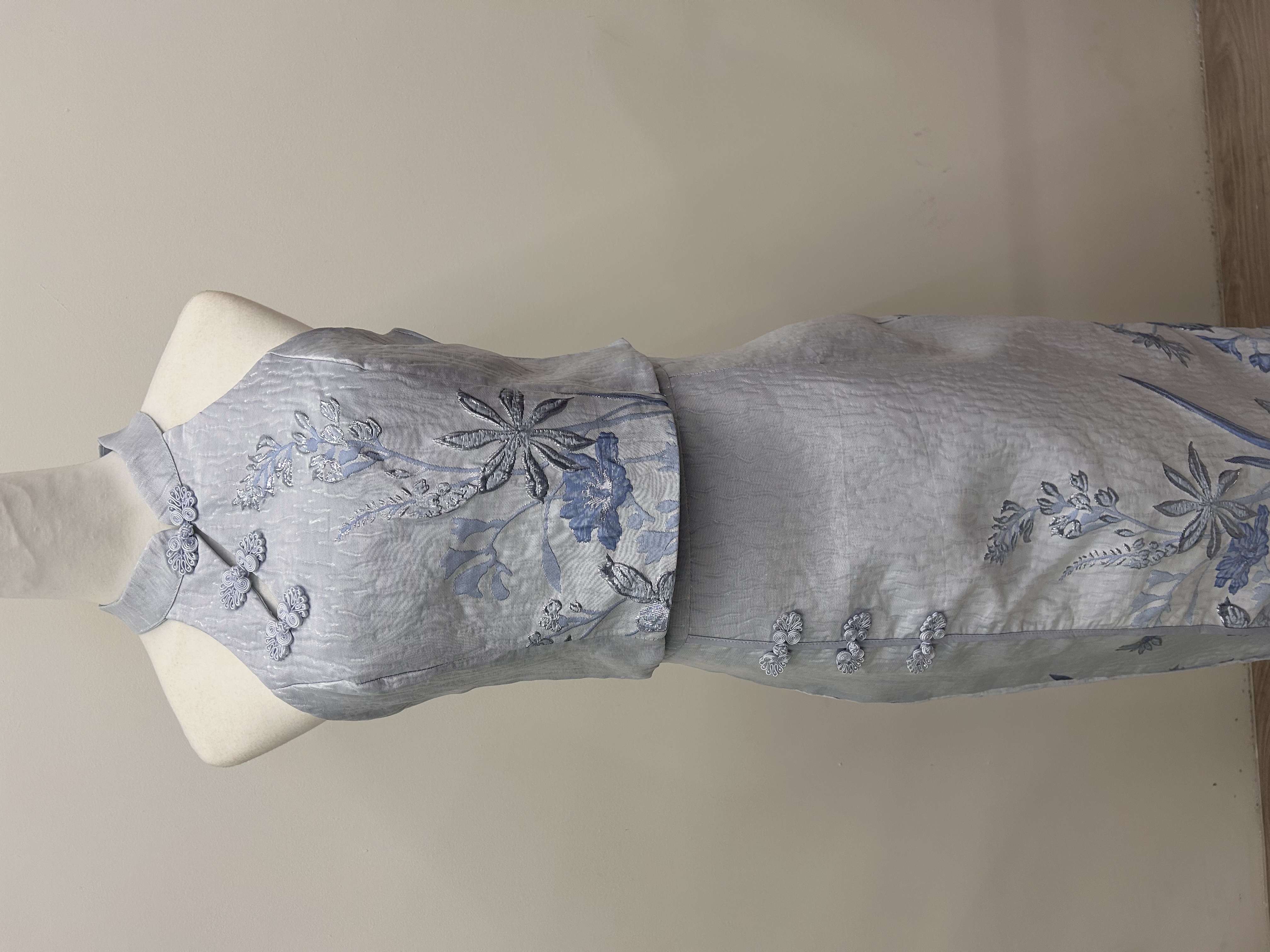 573.WB Cheong San Cut in Top & Skirt