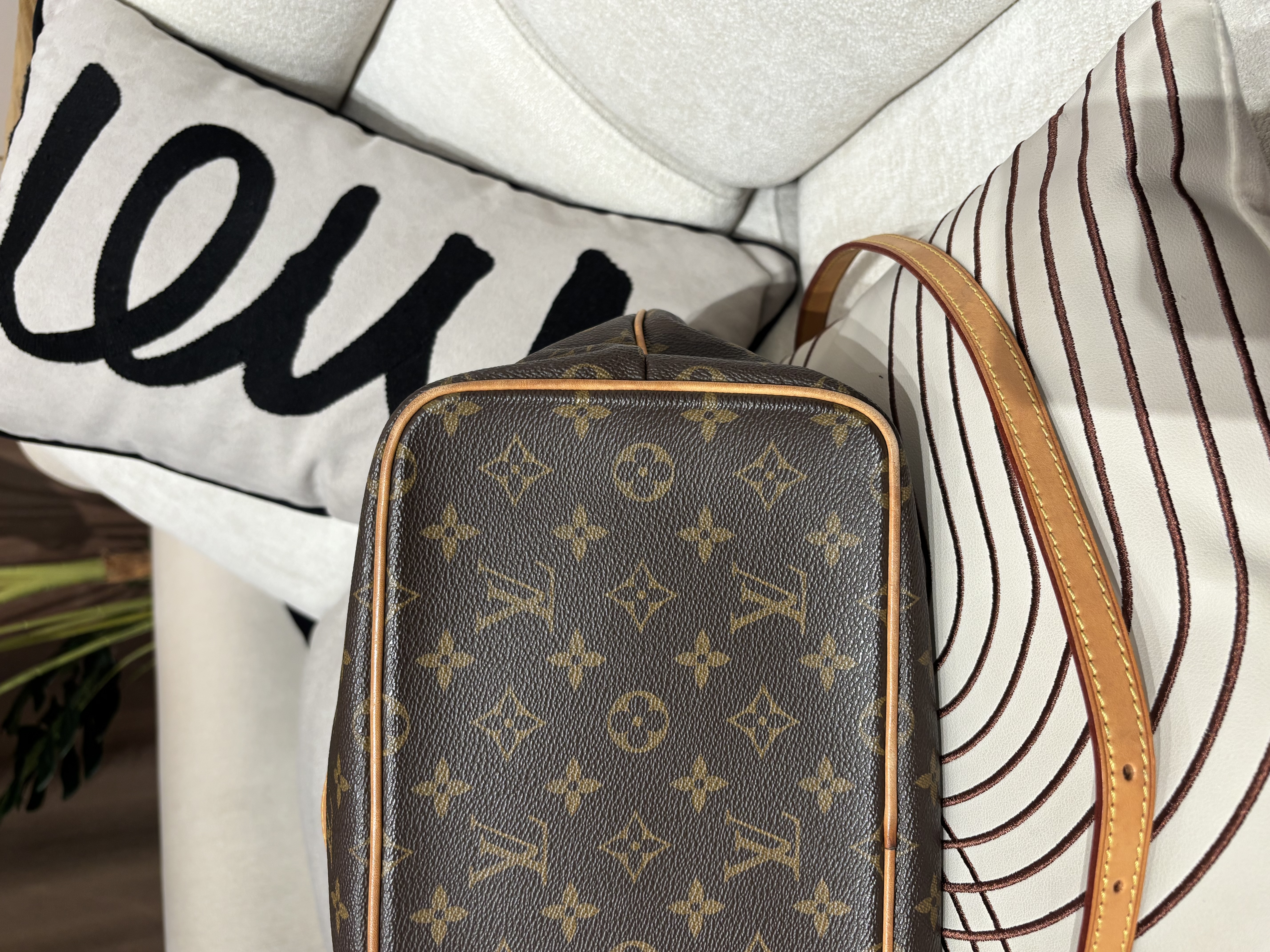 Lv Palermo pm 2way bag monogram 100%Authentic, 90%new