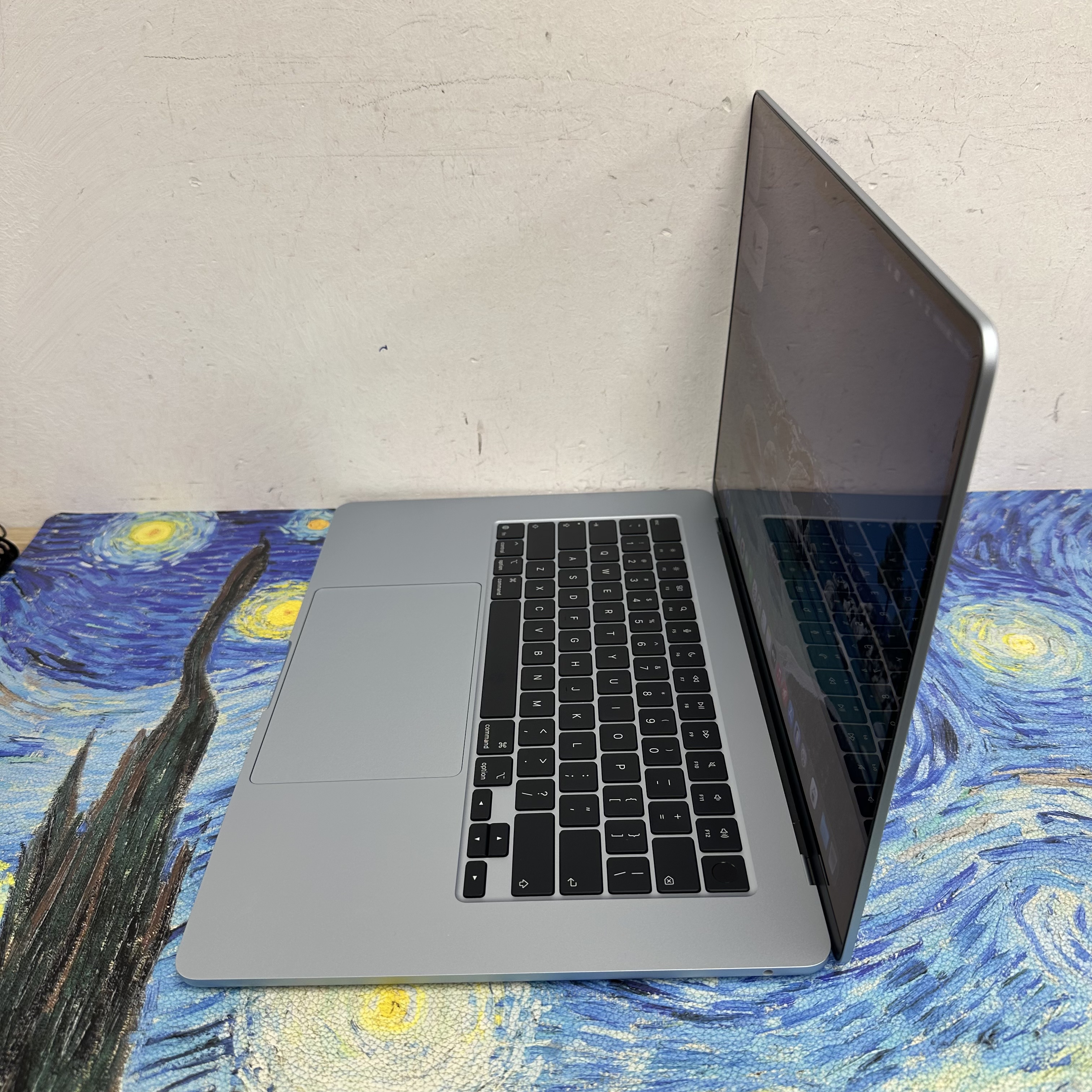 #5994 全新 APPLE  MacBook Air M5 2026 M5 CPU/ 16GB Ram/1TB SSD/10核心GPU/Liquid Retina Mon/15吋/天藍色/Gaming Laptop / Notebook / 超強續航能力/ 原廠保養/ 文書機 / 畫圖 / 剪片 / Movie / Netflix / 香港行貨✨