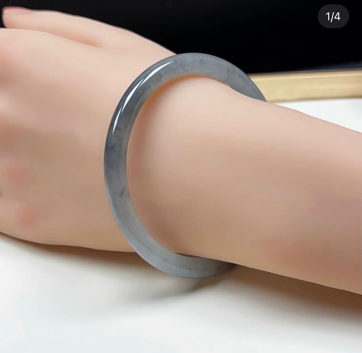 57.5mm 冰烏雞翡翠圓條（附送香港鑑定證書）