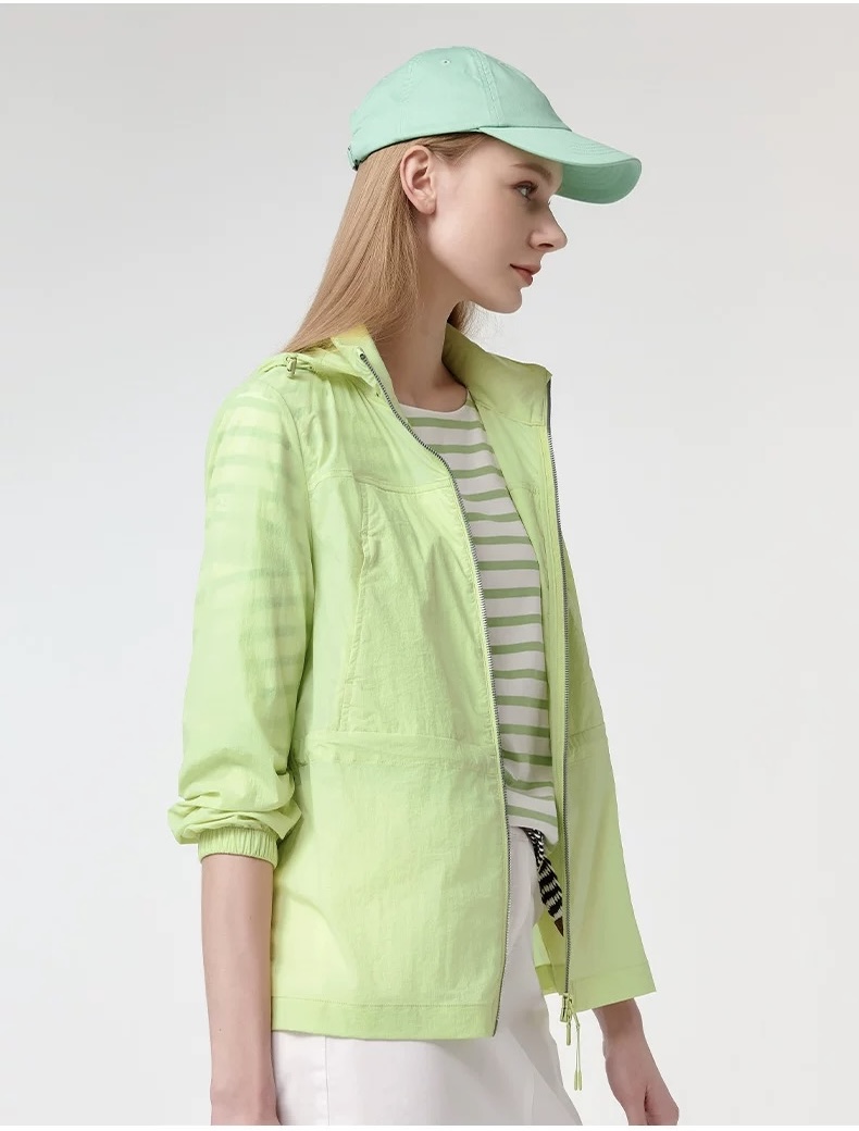 $230件。💙🤍💚【H azzys 哈吉斯連帽風褸外套】春季新款✨戶外必備款✨