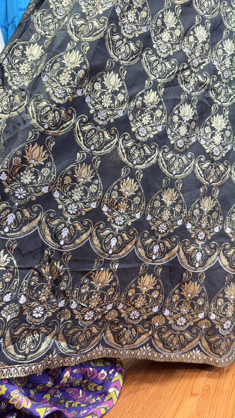 2976 Black Gold Foil Stamping Skirt 43"