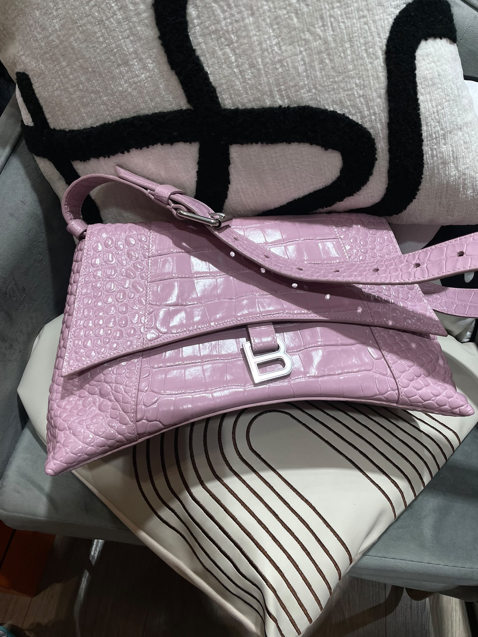 BALENCIAGA downtown Crocodile Embossed Calfskin Shoulder Bag 671354鱷魚紋壓紋牛皮肩背包 100%Authentic, 93%New ✅Dust bag