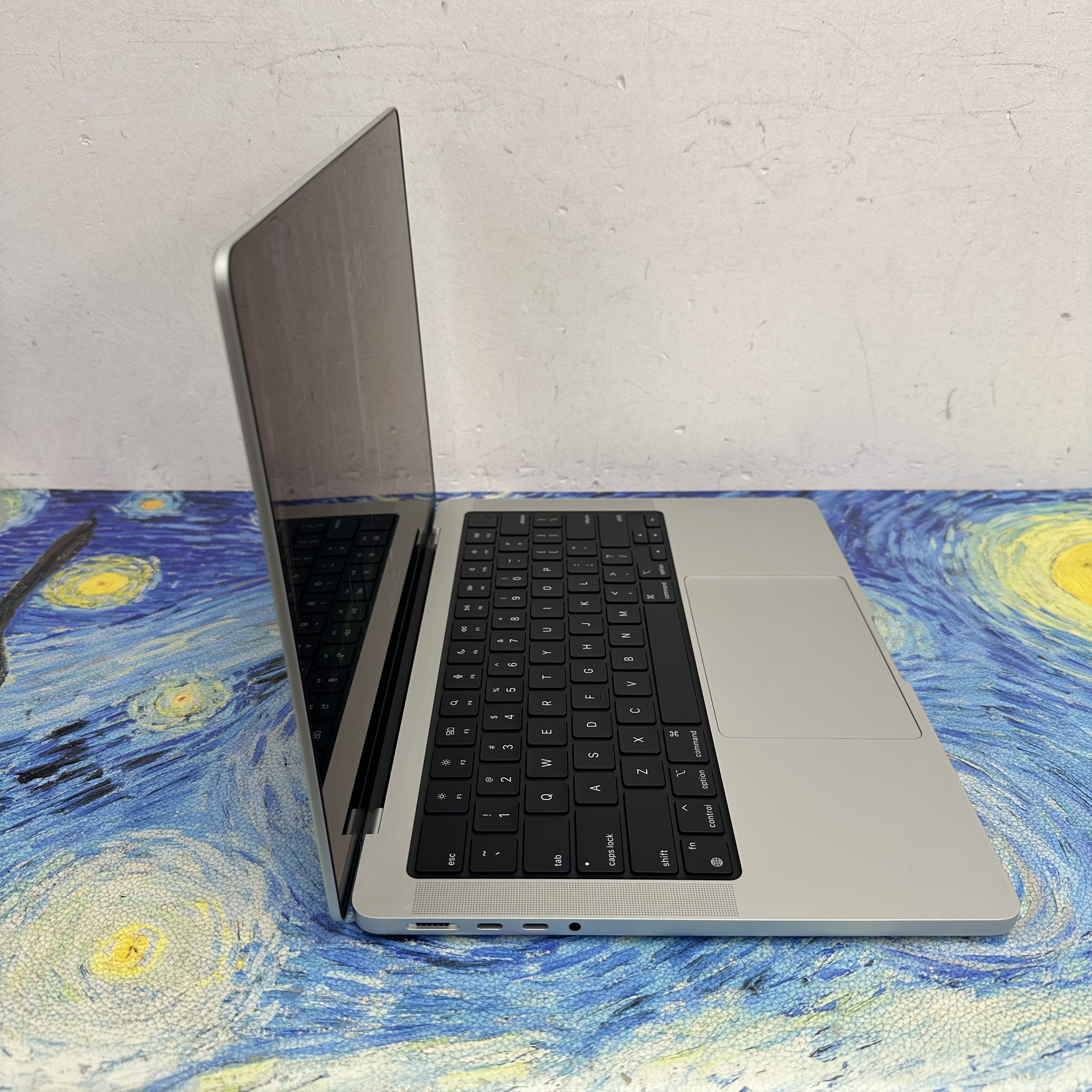 #5791 Apple MacBook M4 Pro 2024 M4 Pro CPU/24GB Ram/512GB SSD/12核心GPU/Liquid Retina XDR Mon/14吋/銀色/ MacBook Pro M4 / MacbookPro M4 Pro / Laptop / Notebook / Ultrabook / Netflix/ YouTube 