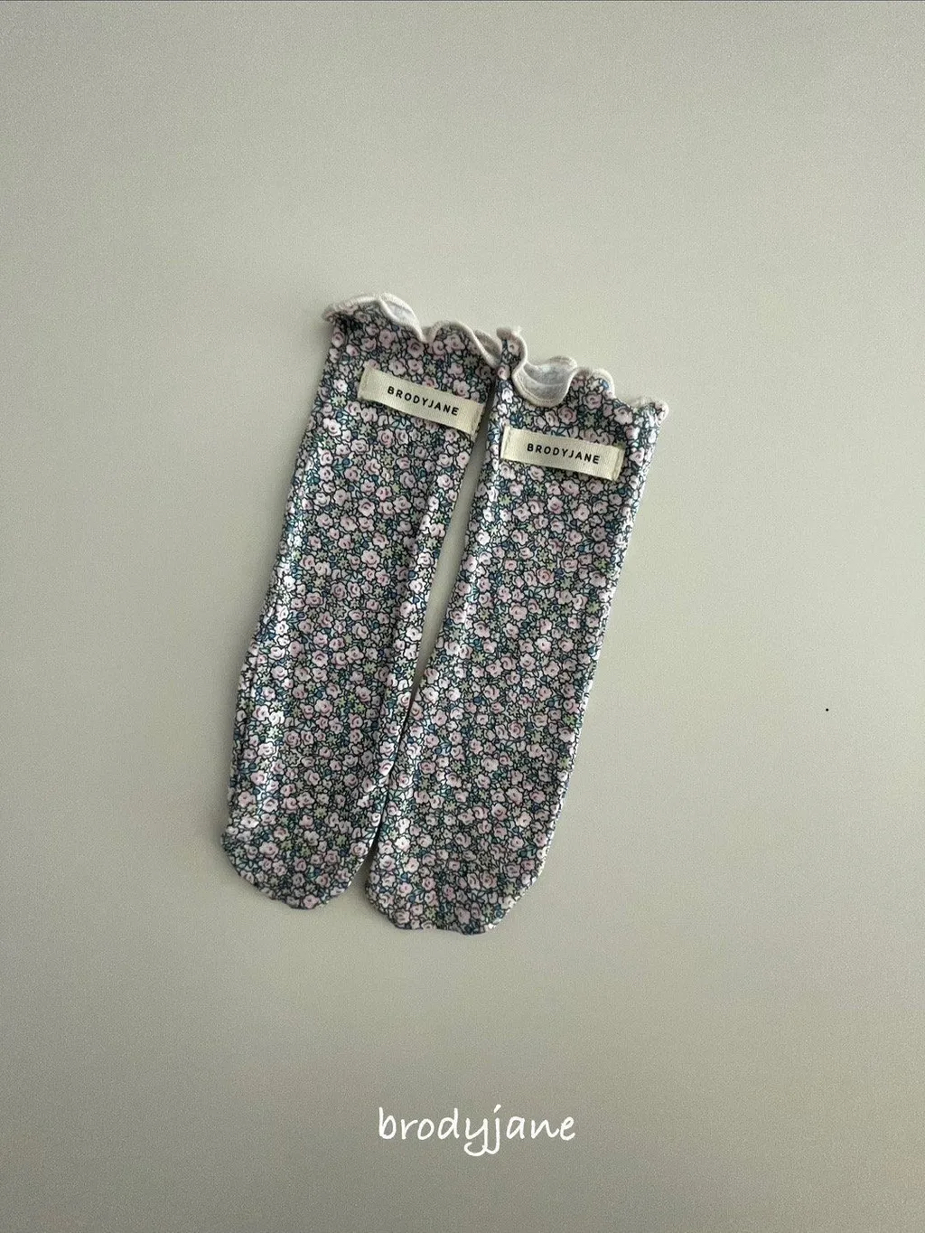 🇰🇷Brodyjane bonnet/bib/socks