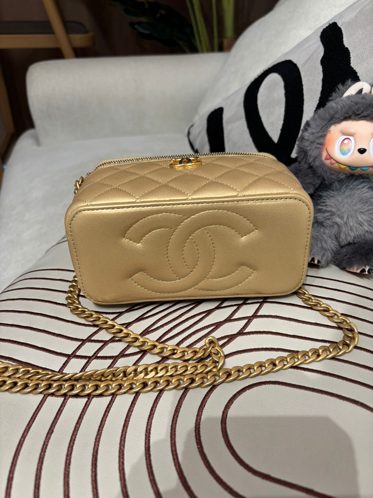 全新未使用品 Chanel Vanity With Heart Pearl Crush 100%Authentic, Brand New 全新 ✅晶片✅Dust bag✅Box