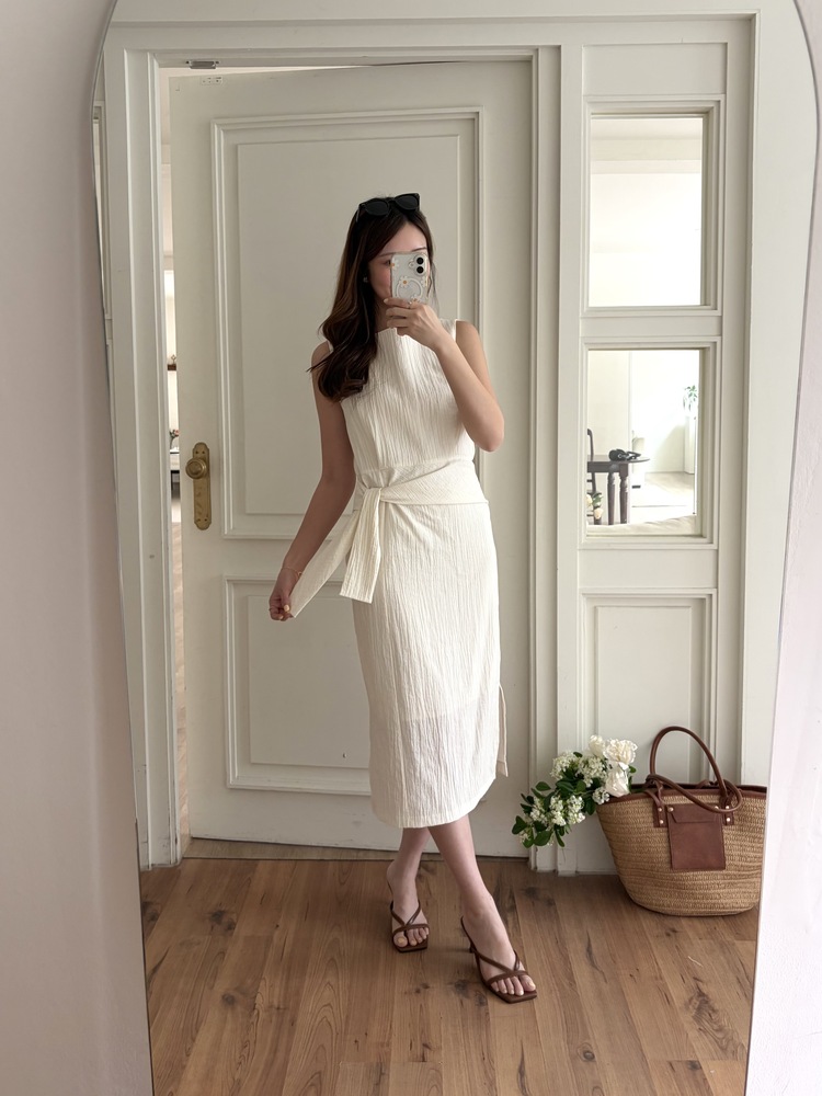 Pastelly Gathered Waist Dress (Ivory)